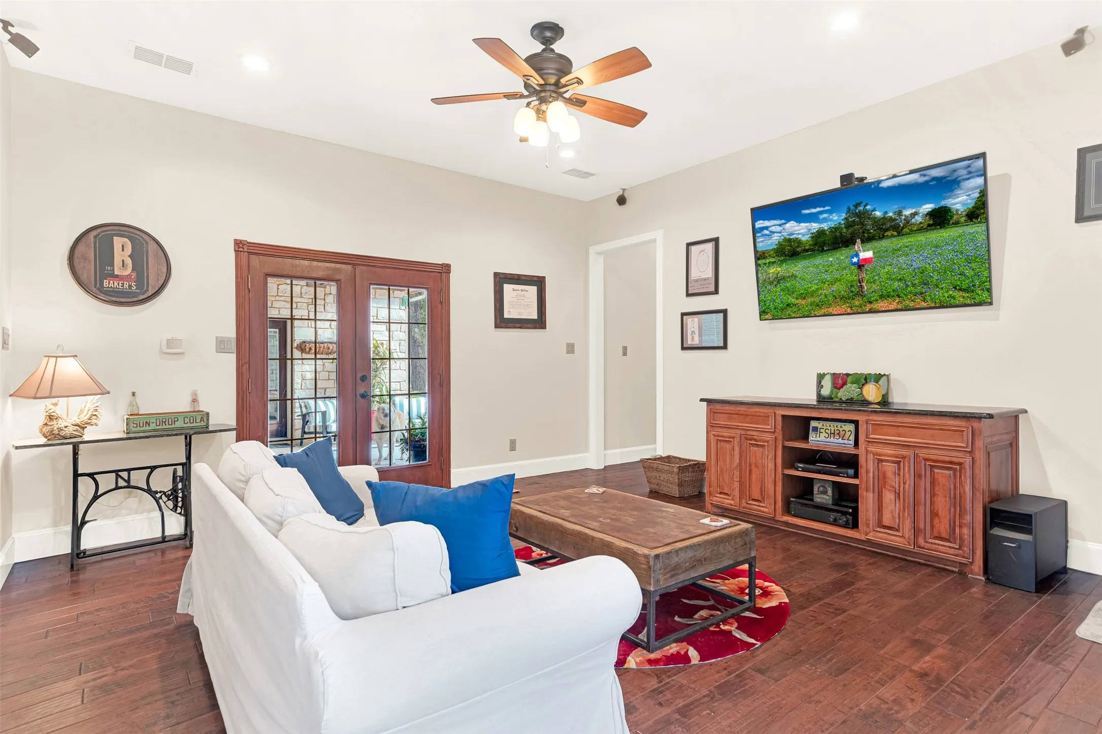 Single Family Residence For Sale in Kaufman County , 1166 Winding Wood Trail, Scurry, Texas 75158, 4 Bedroom, 5 Bathroom, 3 Garage spaces, 4,116 Sqft, built in 2006, mls#21097371, Real Estate Agent in Scurry, Homes For Sale in Kaufman county, Homes For Sale in Scurry, Realtor in Scurry Texas, Real Estate Brokerage Independent Realty Texas, Luminita Cordes Realtor