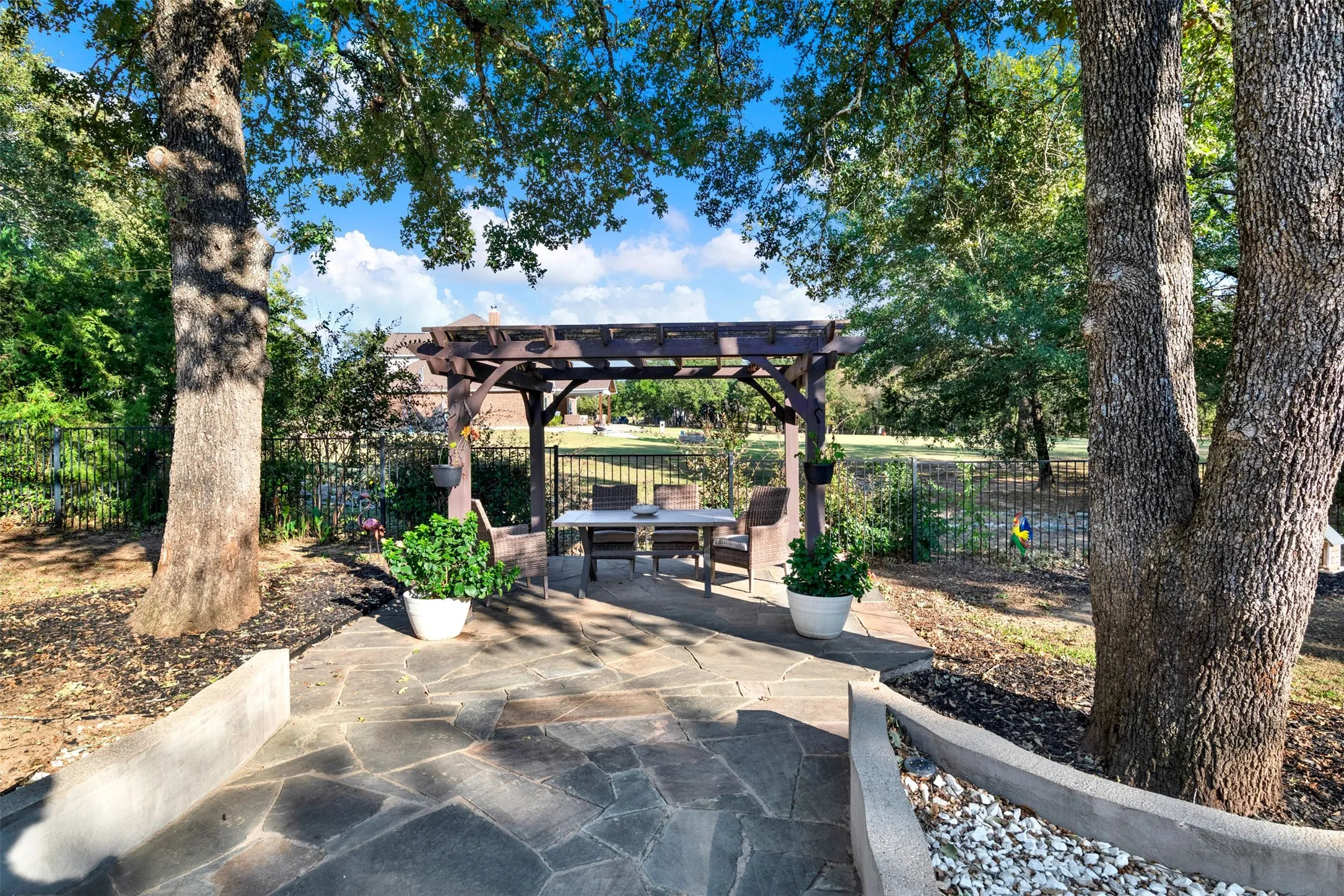 Single Family Residence For Sale in Kaufman County , 1166 Winding Wood Trail, Scurry, Texas 75158, 4 Bedroom, 5 Bathroom, 3 Garage spaces, 4,116 Sqft, built in 2006, mls#21097371, Real Estate Agent in Scurry, Homes For Sale in Kaufman county, Homes For Sale in Scurry, Realtor in Scurry Texas, Real Estate Brokerage Independent Realty Texas, Luminita Cordes Realtor