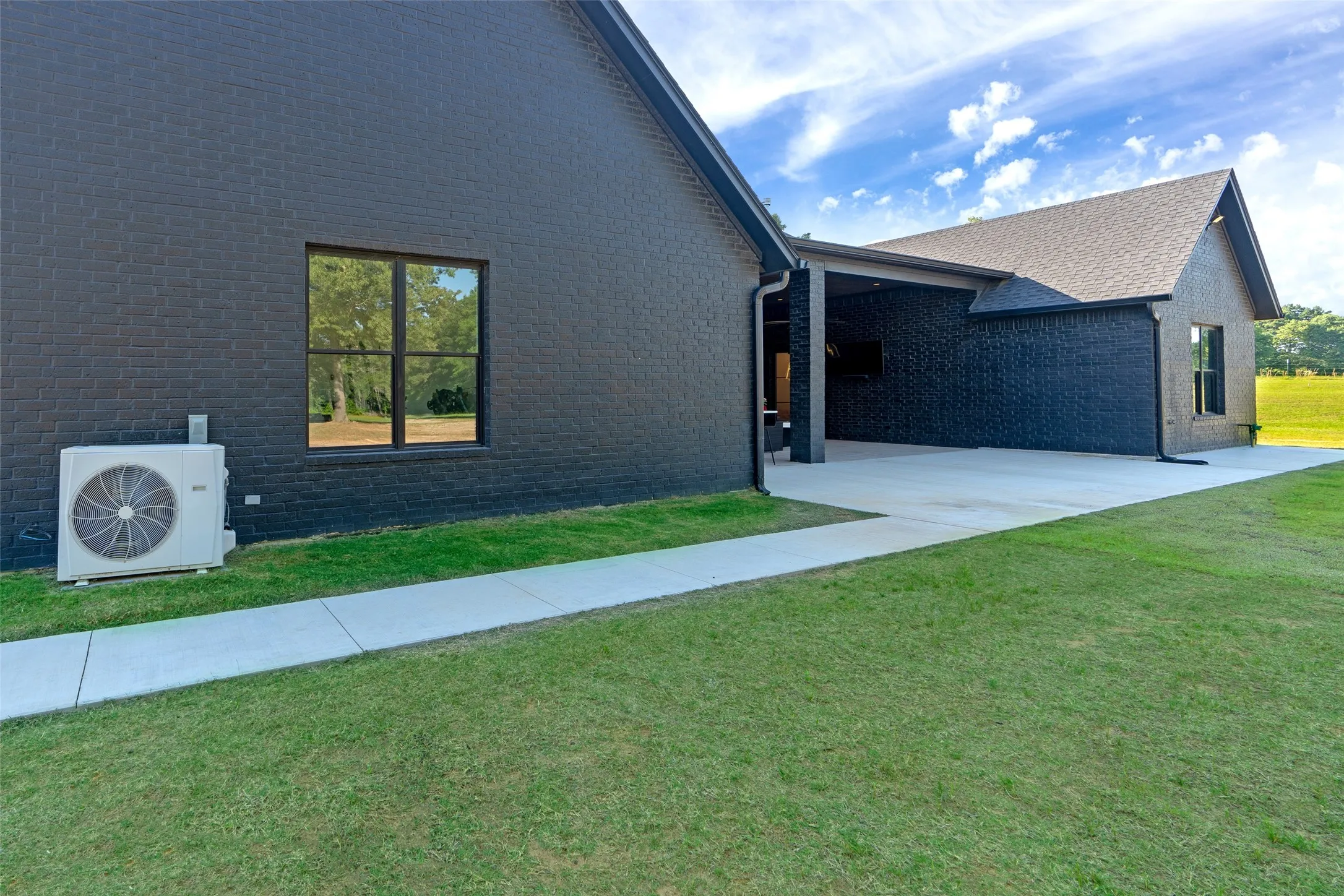 Single Family Residence For Sale in Harrison County , 2804 Buchanan Road, Hallsville, Texas 75650, 4 Bedroom, 3 Bathroom, 2 Garage spaces, 3,117 Sqft, built in 2024, mls#21104994, Real Estate Agent in Hallsville, Homes For Sale in Harrison county, Homes For Sale in Hallsville, Realtor in Hallsville Texas, Real Estate Brokerage Independent Realty Texas, Luminita Cordes Realtor