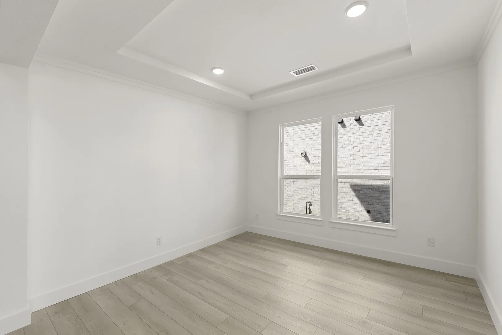 05. 9613 Westchester - Dining