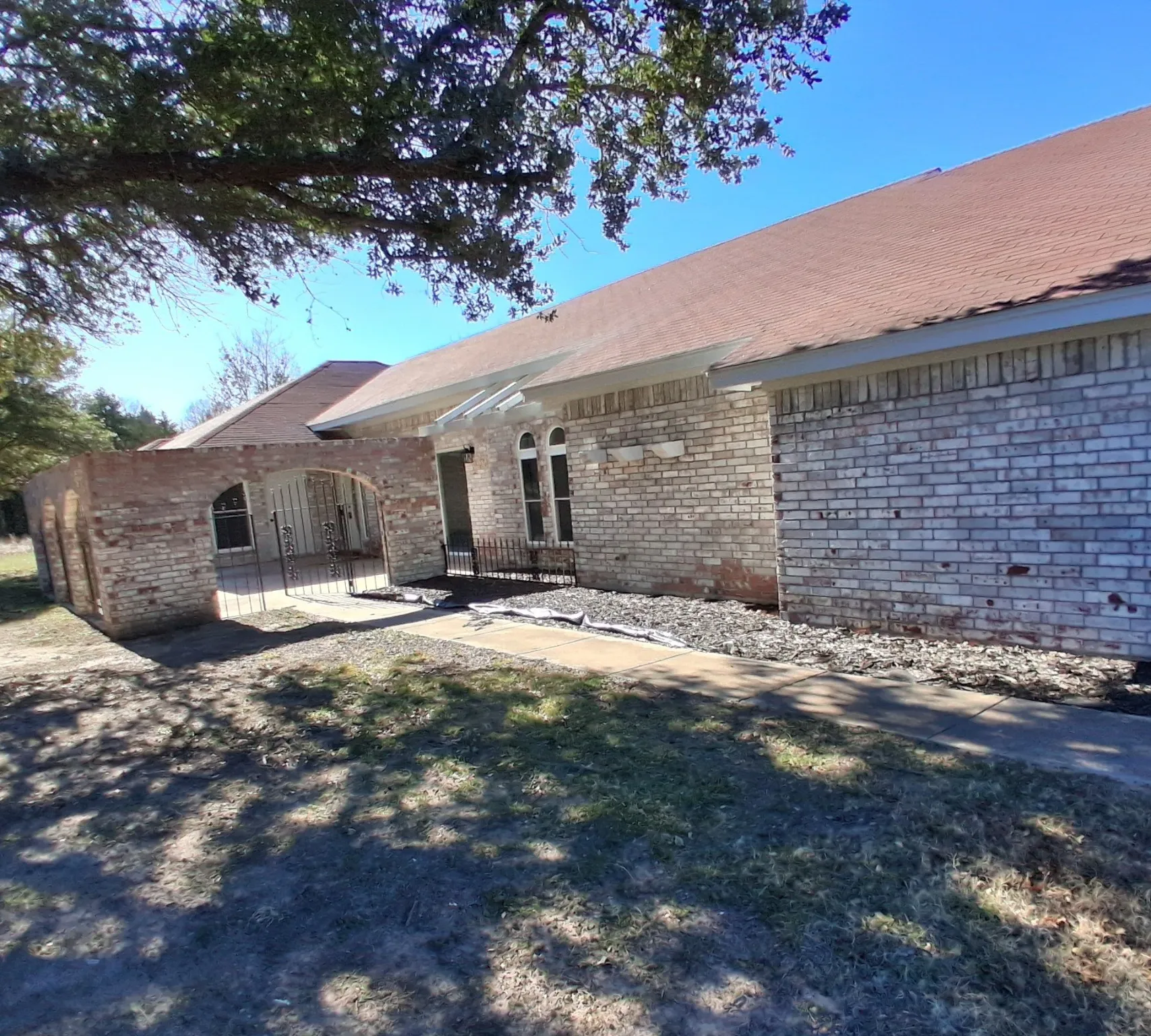 Single Family Residence For Sale in Fannin County , 5291 Fm 2029, Telephone, Texas 75488, 4 Bedroom, 3 Bathroom, 2 Garage spaces, 2,643 Sqft, built in 1993, mls#21102822, Real Estate Agent in Telephone, Homes For Sale in Fannin county, Homes For Sale in Telephone, Realtor in Telephone Texas, Real Estate Brokerage Independent Realty Texas, Luminita Cordes Realtor