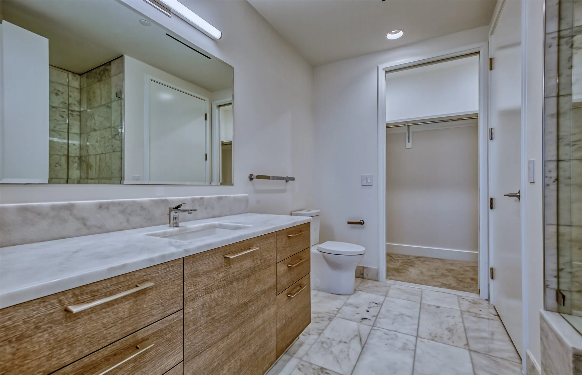 Ensuite Bath for secondary bedroom
