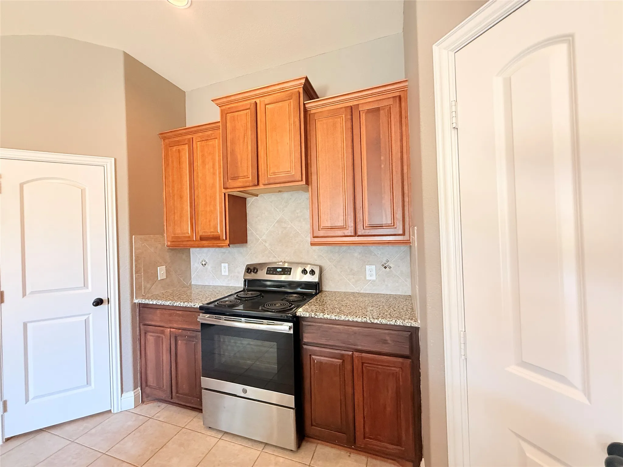 Single Family Residence For Sale in Kaufman County , 2106 Danibelle Drive, Forney, Texas 75126, 4 Bedroom, 2 Bathroom, 2 Garage spaces, 1,950 Sqft, built in 2017, mls#21102878, Real Estate Agent in Forney, Homes For Sale in Kaufman county, Homes For Sale in Forney, Realtor in Forney Texas, Real Estate Brokerage Independent Realty Texas, Luminita Cordes Realtor