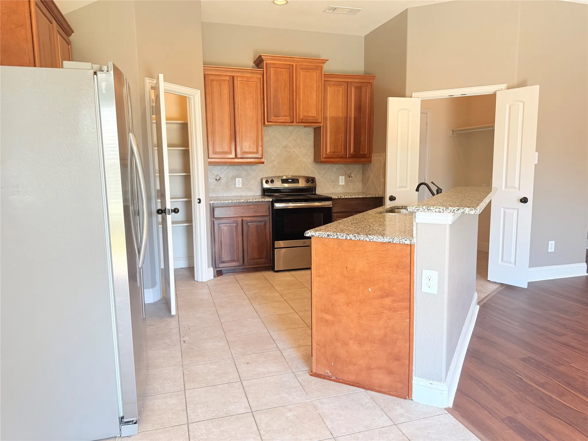 Single Family Residence For Sale in Kaufman County , 2106 Danibelle Drive, Forney, Texas 75126, 4 Bedroom, 2 Bathroom, 2 Garage spaces, 1,950 Sqft, built in 2017, mls#21102878, Real Estate Agent in Forney, Homes For Sale in Kaufman county, Homes For Sale in Forney, Realtor in Forney Texas, Real Estate Brokerage Independent Realty Texas, Luminita Cordes Realtor