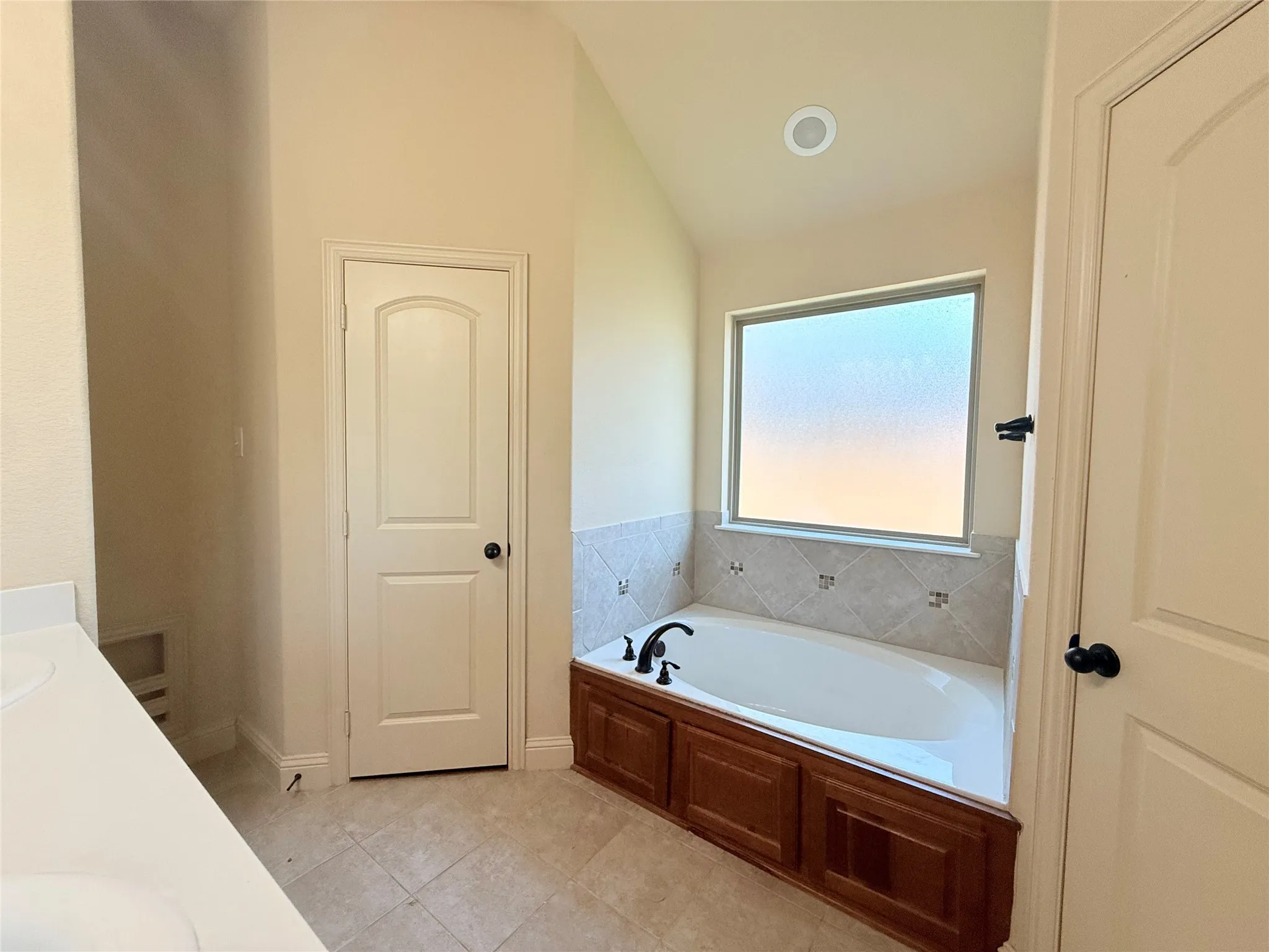 Single Family Residence For Sale in Kaufman County , 2106 Danibelle Drive, Forney, Texas 75126, 4 Bedroom, 2 Bathroom, 2 Garage spaces, 1,950 Sqft, built in 2017, mls#21102878, Real Estate Agent in Forney, Homes For Sale in Kaufman county, Homes For Sale in Forney, Realtor in Forney Texas, Real Estate Brokerage Independent Realty Texas, Luminita Cordes Realtor