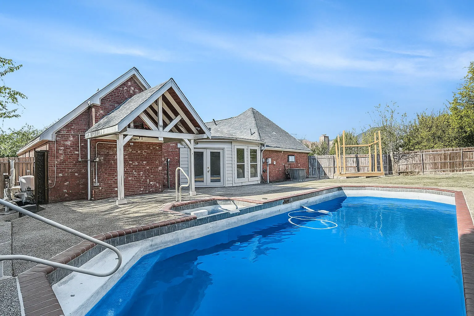 Single Family Residence For Sale in Tarrant County , 7508 Lake Highlands Drive, Fort Worth, Texas 76179, 3 Bedrooms, 2 Bathrooms, 2 Garage spaces, 2,204 Sqft, built in 1986, Preowned, Price $385,000, mls#21104638, Real Estate Agent in Fort Worth, Homes For Sale in Tarrant county, Homes For Sale in Fort Worth, Realtor in Fort Worth Texas, Real Estate Brokerage Independent Realty Texas, Luminita Cordes Realtor