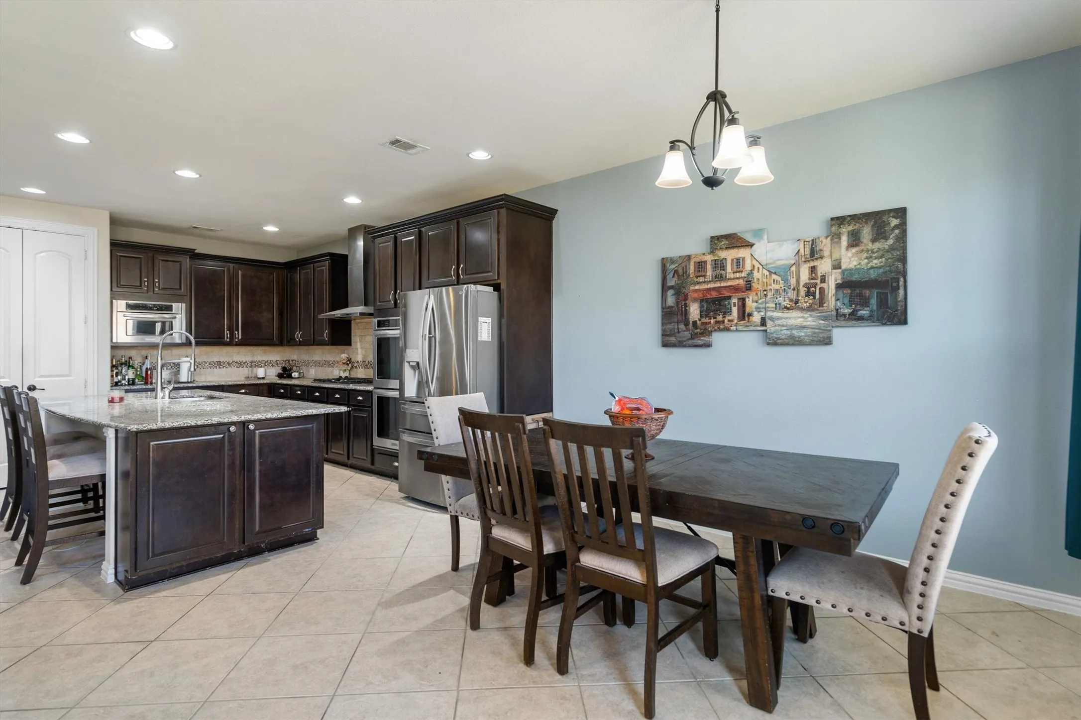 Single Family Residence For Sale in Tarrant County , 7280 Cana, Grand Prairie, Texas 75054, 5 Bedroom, 5 Bathroom, 2 Garage spaces, 4,537 Sqft, built in 2013, Preowned, Price $600,000, mls#21099681, Real Estate Agent in Grand Prairie, Homes For Sale in Tarrant county, Homes For Sale in Grand Prairie, Realtor in Grand Prairie Texas, Real Estate Brokerage Independent Realty Texas, Luminita Cordes Realtor