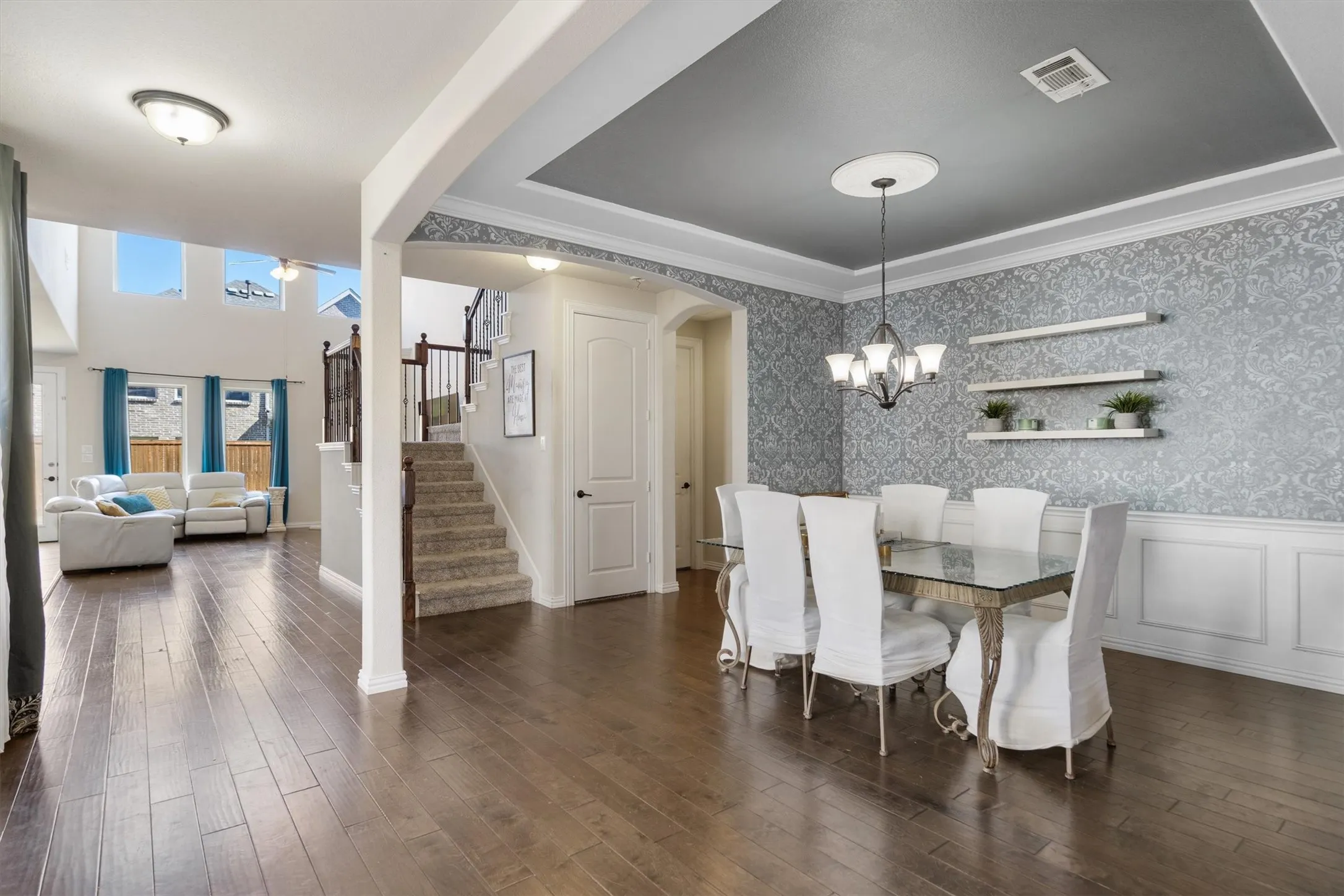 Single Family Residence For Sale in Tarrant County , 7280 Cana, Grand Prairie, Texas 75054, 5 Bedroom, 5 Bathroom, 2 Garage spaces, 4,537 Sqft, built in 2013, Preowned, Price $600,000, mls#21099681, Real Estate Agent in Grand Prairie, Homes For Sale in Tarrant county, Homes For Sale in Grand Prairie, Realtor in Grand Prairie Texas, Real Estate Brokerage Independent Realty Texas, Luminita Cordes Realtor
