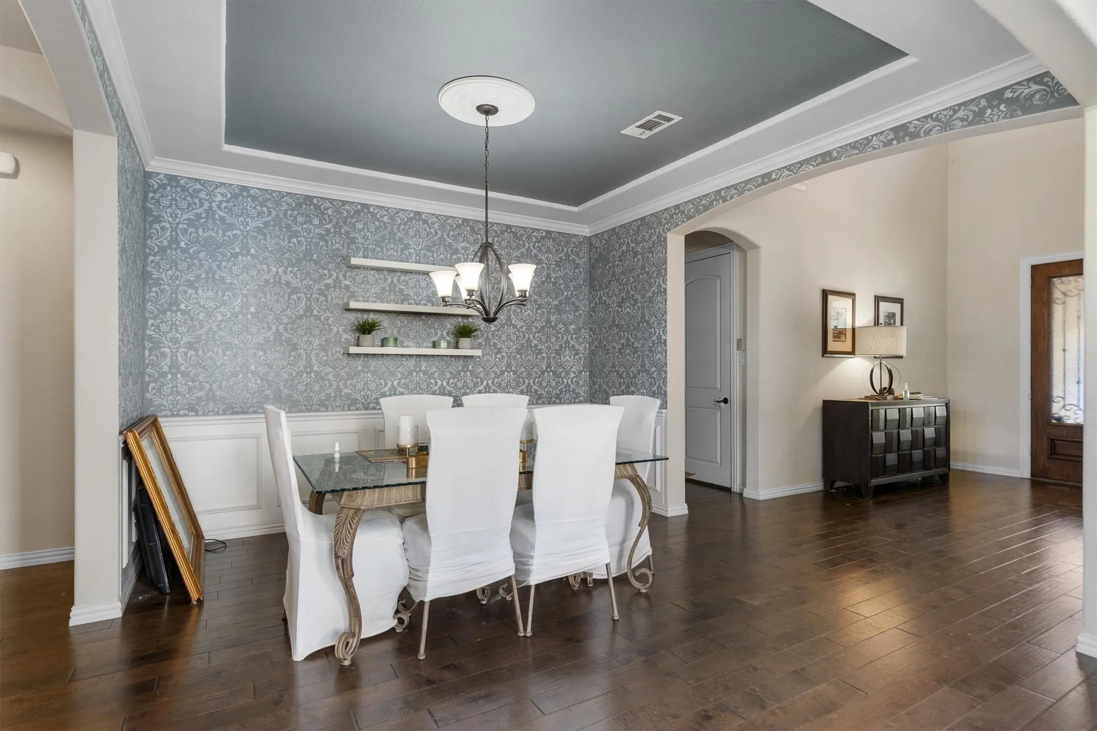 Single Family Residence For Sale in Tarrant County , 7280 Cana, Grand Prairie, Texas 75054, 5 Bedroom, 5 Bathroom, 2 Garage spaces, 4,537 Sqft, built in 2013, Preowned, Price $600,000, mls#21099681, Real Estate Agent in Grand Prairie, Homes For Sale in Tarrant county, Homes For Sale in Grand Prairie, Realtor in Grand Prairie Texas, Real Estate Brokerage Independent Realty Texas, Luminita Cordes Realtor