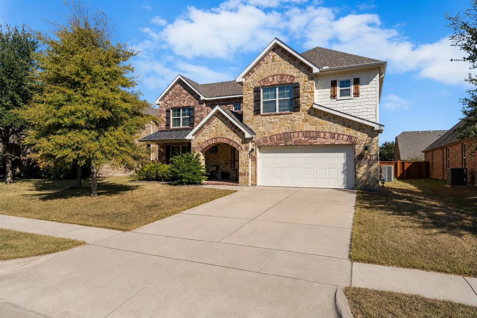 Single Family Residence For Sale in Tarrant County , 7280 Cana, Grand Prairie, Texas 75054, 5 Bedroom, 5 Bathroom, 2 Garage spaces, 4,537 Sqft, built in 2013, Preowned, Price $600,000, mls#21099681, Real Estate Agent in Grand Prairie, Homes For Sale in Tarrant county, Homes For Sale in Grand Prairie, Realtor in Grand Prairie Texas, Real Estate Brokerage Independent Realty Texas, Luminita Cordes Realtor