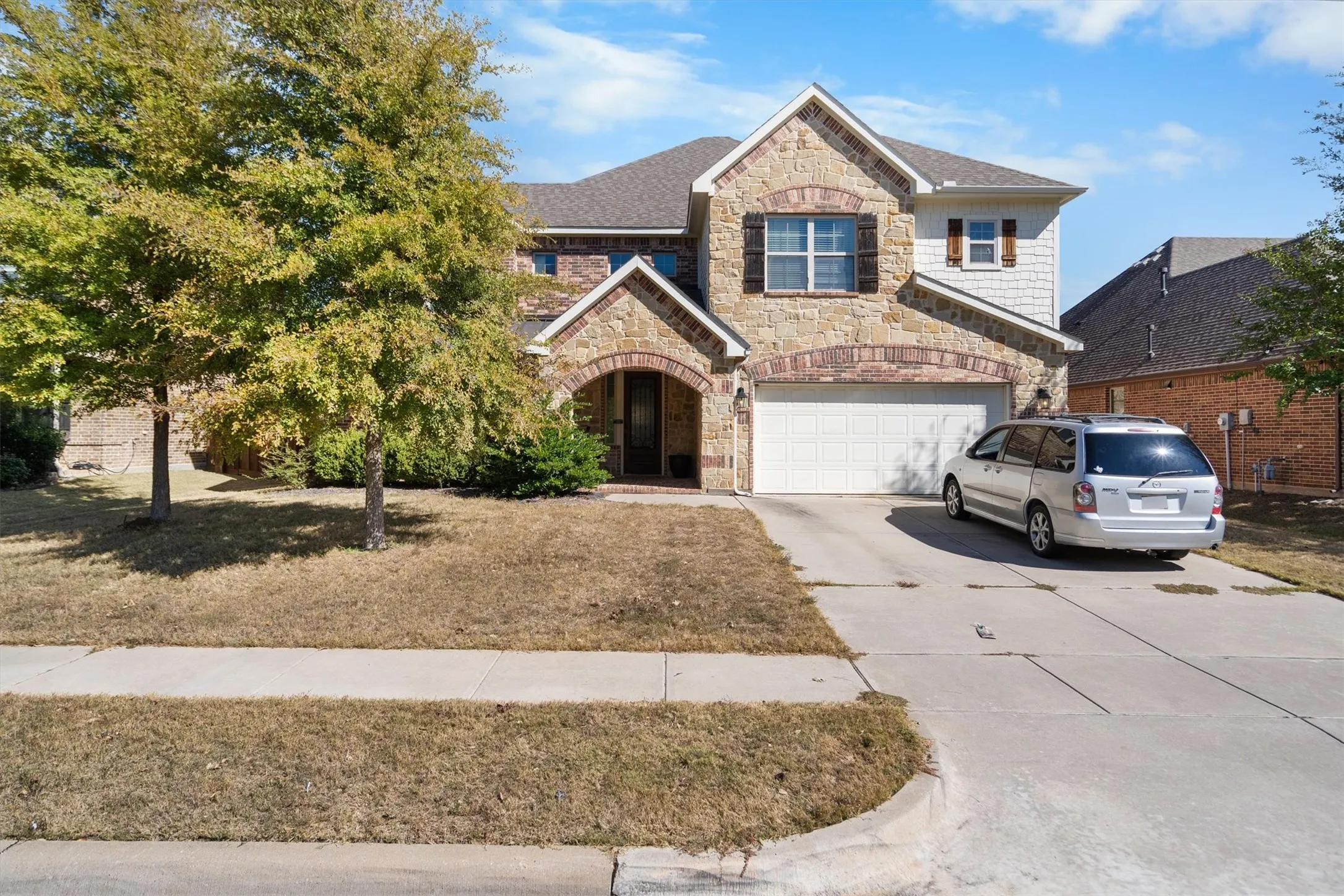 Single Family Residence For Sale in Tarrant County , 7280 Cana, Grand Prairie, Texas 75054, 5 Bedroom, 5 Bathroom, 2 Garage spaces, 4,537 Sqft, built in 2013, Preowned, Price $600,000, mls#21099681, Real Estate Agent in Grand Prairie, Homes For Sale in Tarrant county, Homes For Sale in Grand Prairie, Realtor in Grand Prairie Texas, Real Estate Brokerage Independent Realty Texas, Luminita Cordes Realtor