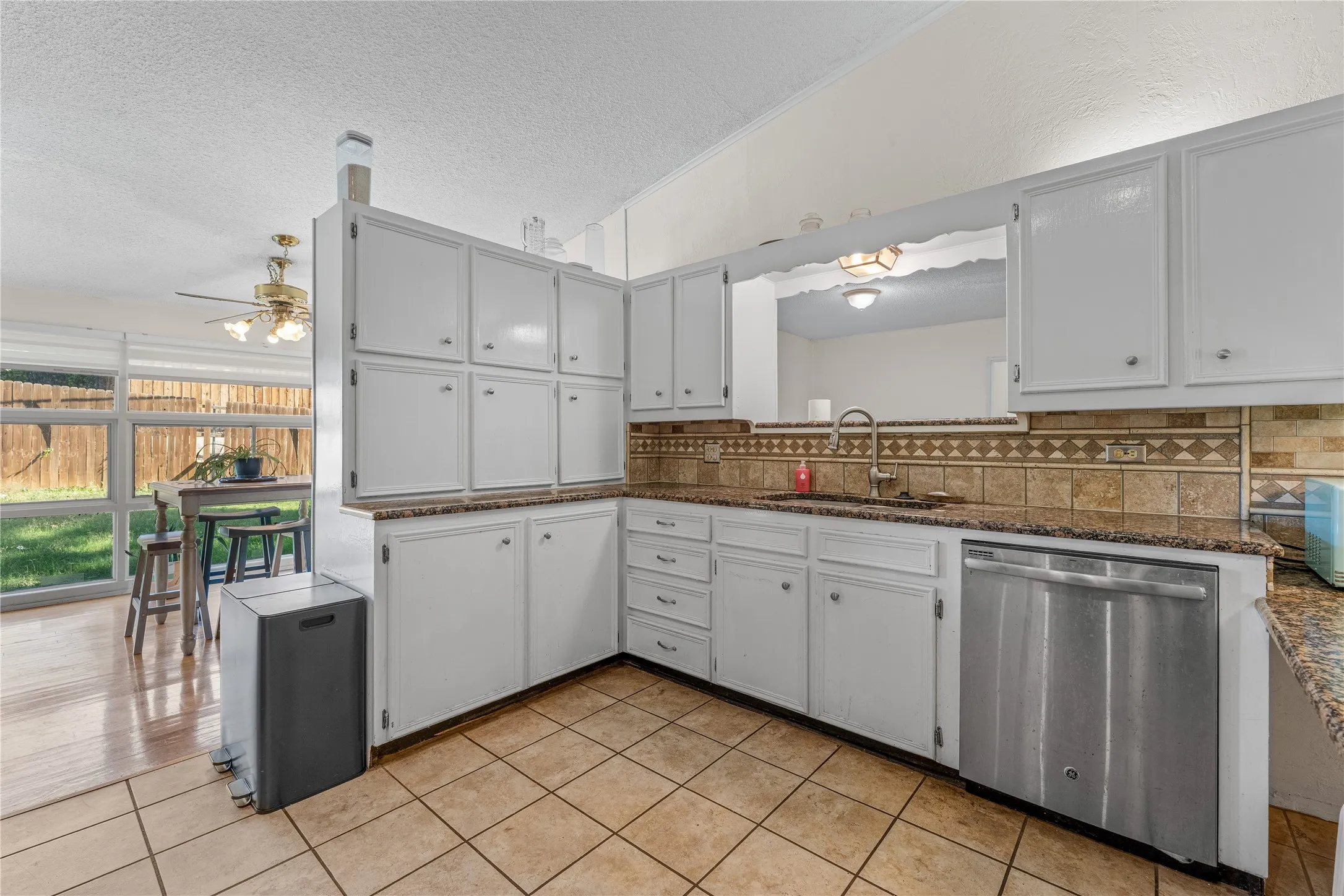 Single Family Residence For Sale in Mc Lennan County , 4337 Cedar Mountain Drive, Waco, Texas 76708, 3 Bedroom, 2 Bathroom, Garage spaces, 2,467 Sqft, built in 1956, mls#21104788, Real Estate Agent in Waco, Homes For Sale in Mc Lennan county, Homes For Sale in Waco, Realtor in Waco Texas, Real Estate Brokerage Independent Realty Texas, Luminita Cordes Realtor