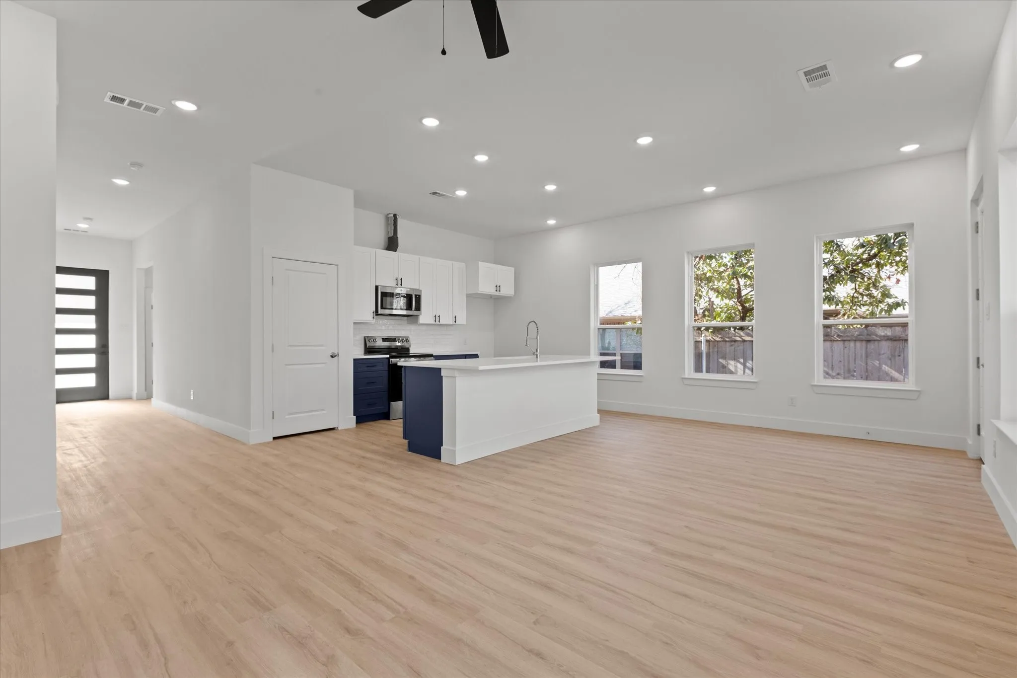 Single Family Residence For Sale in Grayson County , 919 W Day Street, Denison, Texas 75020, 3 Bedroom, 2 Bathroom, 2 Garage spaces, 1,377 Sqft, built in 2026, New Construction - Complete, mls#21105124, Real Estate Agent in Denison, Homes For Sale in Grayson county, Homes For Sale in Denison, Realtor in Denison Texas, Real Estate Brokerage Independent Realty Texas, Luminita Cordes Realtor
