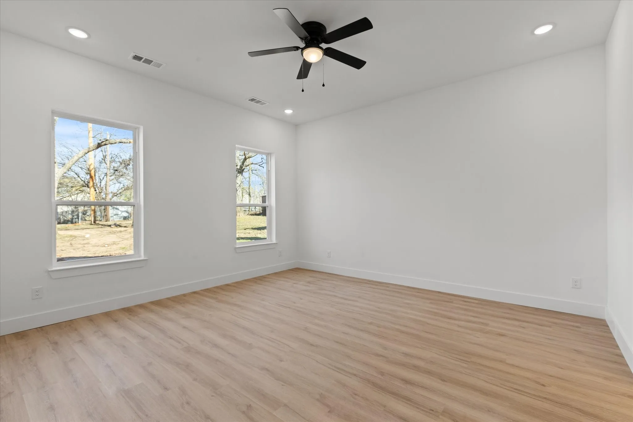 Single Family Residence For Sale in Grayson County , 919 W Day Street, Denison, Texas 75020, 3 Bedroom, 2 Bathroom, 2 Garage spaces, 1,377 Sqft, built in 2026, New Construction - Complete, mls#21105124, Real Estate Agent in Denison, Homes For Sale in Grayson county, Homes For Sale in Denison, Realtor in Denison Texas, Real Estate Brokerage Independent Realty Texas, Luminita Cordes Realtor