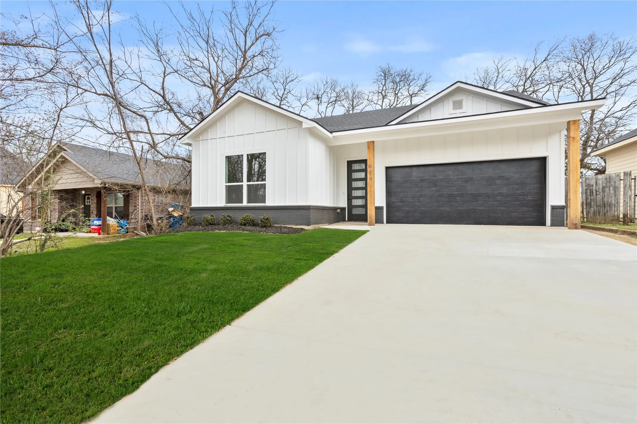 Single Family Residence For Sale in Grayson County , 919 W Day Street, Denison, Texas 75020, 3 Bedroom, 2 Bathroom, 2 Garage spaces, 1,377 Sqft, built in 2026, New Construction - Complete, mls#21105124, Real Estate Agent in Denison, Homes For Sale in Grayson county, Homes For Sale in Denison, Realtor in Denison Texas, Real Estate Brokerage Independent Realty Texas, Luminita Cordes Realtor