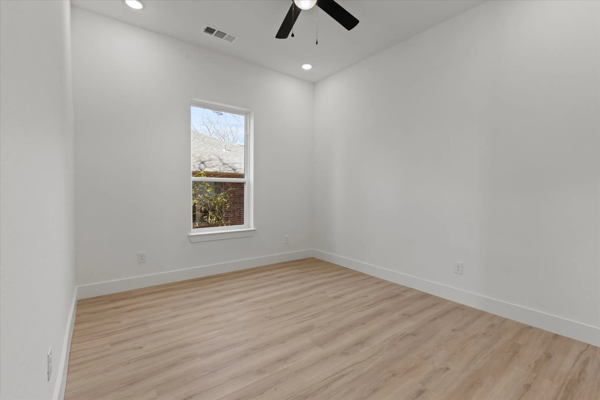 Single Family Residence For Sale in Grayson County , 919 W Day Street, Denison, Texas 75020, 3 Bedroom, 2 Bathroom, 2 Garage spaces, 1,377 Sqft, built in 2026, New Construction - Complete, mls#21105124, Real Estate Agent in Denison, Homes For Sale in Grayson county, Homes For Sale in Denison, Realtor in Denison Texas, Real Estate Brokerage Independent Realty Texas, Luminita Cordes Realtor
