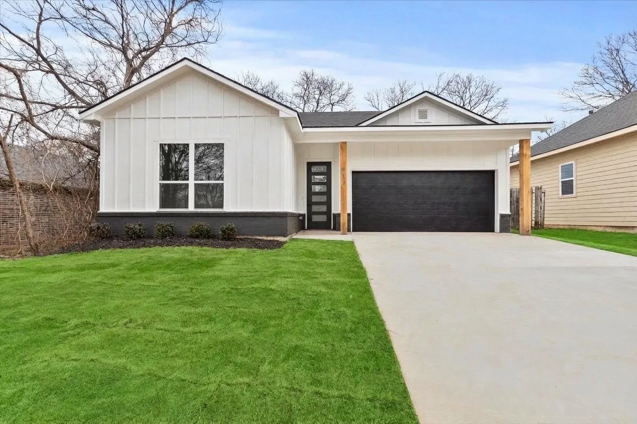 Single Family Residence For Sale in Grayson County , 919 W Day Street, Denison, Texas 75020, 3 Bedroom, 2 Bathroom, 2 Garage spaces, 1,377 Sqft, built in 2026, New Construction - Complete, mls#21105124, Real Estate Agent in Denison, Homes For Sale in Grayson county, Homes For Sale in Denison, Realtor in Denison Texas, Real Estate Brokerage Independent Realty Texas, Luminita Cordes Realtor