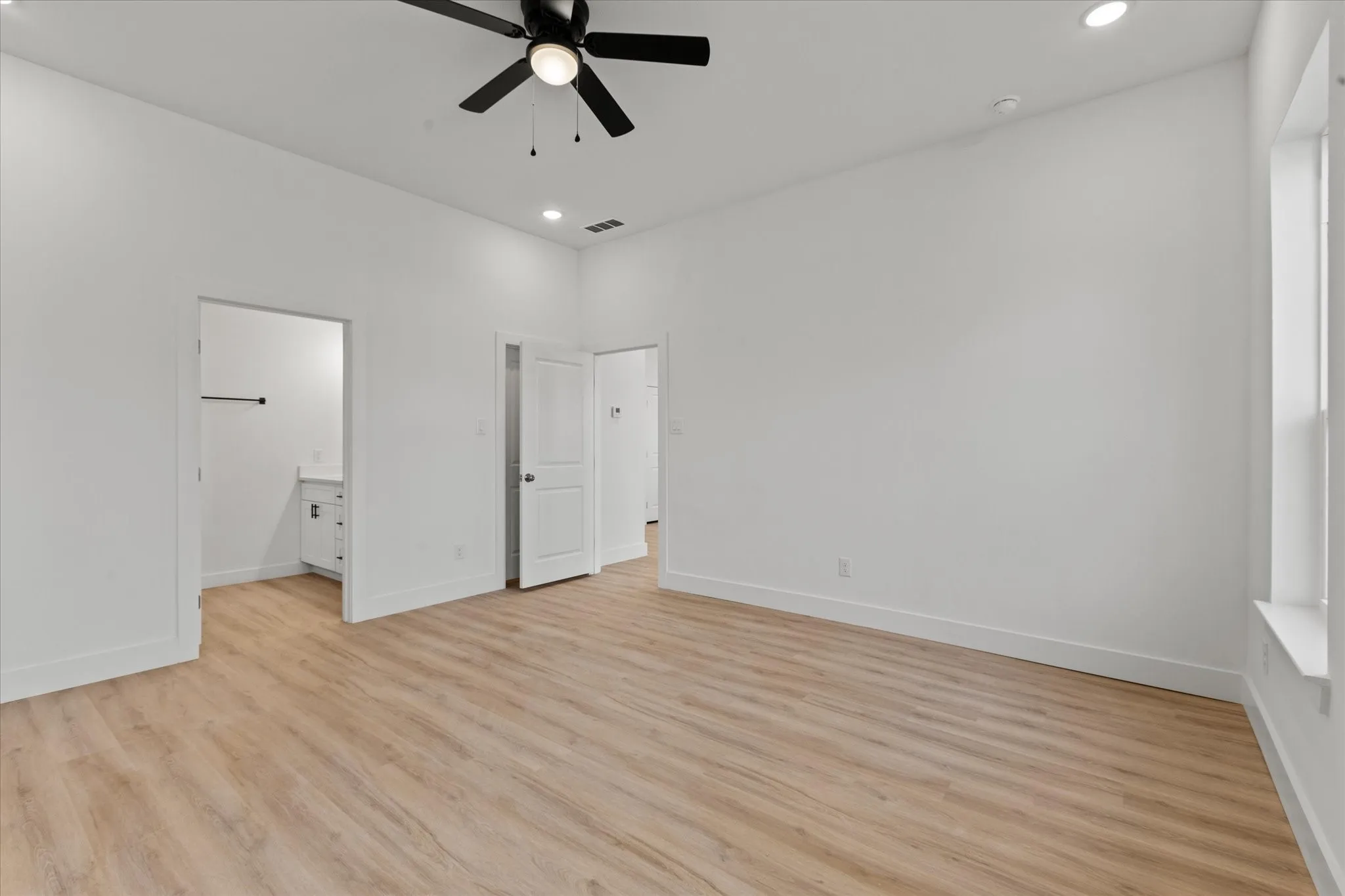Single Family Residence For Sale in Grayson County , 919 W Day Street, Denison, Texas 75020, 3 Bedroom, 2 Bathroom, 2 Garage spaces, 1,377 Sqft, built in 2026, New Construction - Complete, mls#21105124, Real Estate Agent in Denison, Homes For Sale in Grayson county, Homes For Sale in Denison, Realtor in Denison Texas, Real Estate Brokerage Independent Realty Texas, Luminita Cordes Realtor