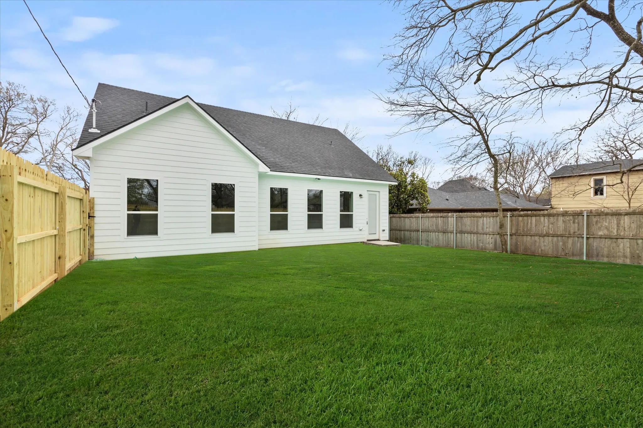 Single Family Residence For Sale in Grayson County , 919 W Day Street, Denison, Texas 75020, 3 Bedroom, 2 Bathroom, 2 Garage spaces, 1,377 Sqft, built in 2026, New Construction - Complete, mls#21105124, Real Estate Agent in Denison, Homes For Sale in Grayson county, Homes For Sale in Denison, Realtor in Denison Texas, Real Estate Brokerage Independent Realty Texas, Luminita Cordes Realtor