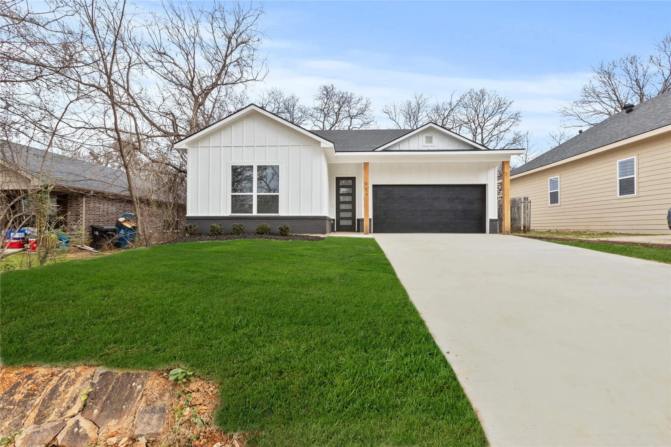 Single Family Residence For Sale in Grayson County , 919 W Day Street, Denison, Texas 75020, 3 Bedroom, 2 Bathroom, 2 Garage spaces, 1,377 Sqft, built in 2026, New Construction - Complete, mls#21105124, Real Estate Agent in Denison, Homes For Sale in Grayson county, Homes For Sale in Denison, Realtor in Denison Texas, Real Estate Brokerage Independent Realty Texas, Luminita Cordes Realtor