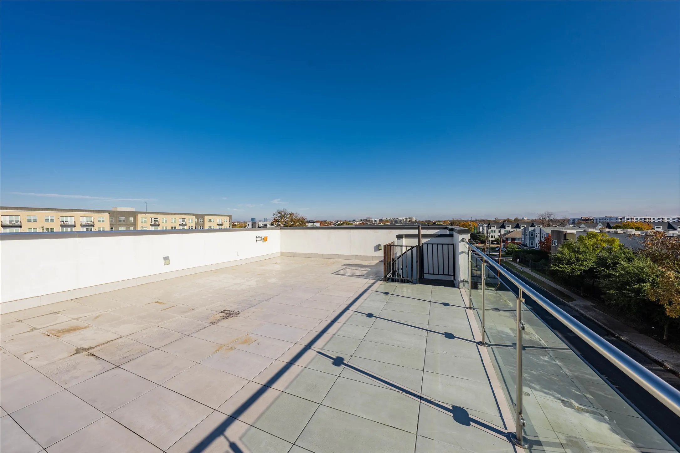 Single Family Residence For Sale in Dallas County , 4575 Virginia Avenue, Dallas, Texas 75204, 2 Bedroom, 3 Bathroom, 2 Garage spaces, 1,846 Sqft, built in 2018, Preowned, mls#21104907, Real Estate Agent in Dallas, Homes For Sale in Dallas county, Homes For Sale in Dallas, Realtor in Dallas Texas, Real Estate Brokerage Independent Realty Texas, Luminita Cordes Realtor