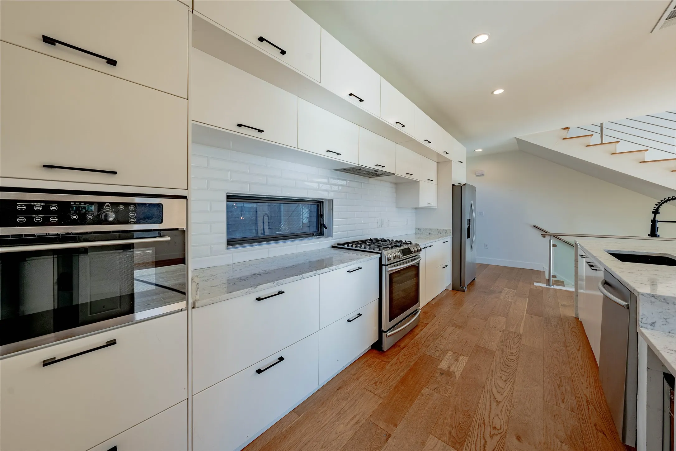 Single Family Residence For Sale in Dallas County , 4575 Virginia Avenue, Dallas, Texas 75204, 2 Bedroom, 3 Bathroom, 2 Garage spaces, 1,846 Sqft, built in 2018, Preowned, mls#21104907, Real Estate Agent in Dallas, Homes For Sale in Dallas county, Homes For Sale in Dallas, Realtor in Dallas Texas, Real Estate Brokerage Independent Realty Texas, Luminita Cordes Realtor