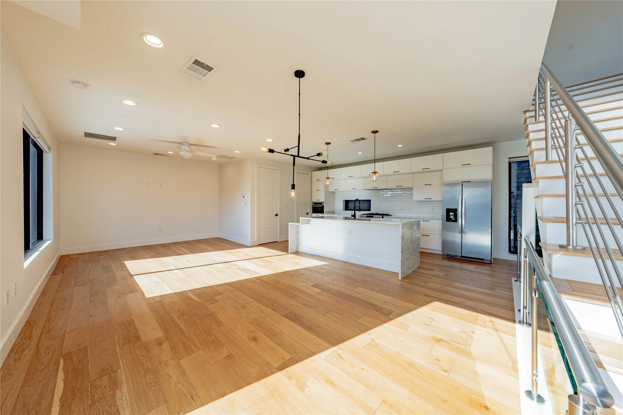 Single Family Residence For Sale in Dallas County , 4575 Virginia Avenue, Dallas, Texas 75204, 2 Bedroom, 3 Bathroom, 2 Garage spaces, 1,846 Sqft, built in 2018, Preowned, mls#21104907, Real Estate Agent in Dallas, Homes For Sale in Dallas county, Homes For Sale in Dallas, Realtor in Dallas Texas, Real Estate Brokerage Independent Realty Texas, Luminita Cordes Realtor