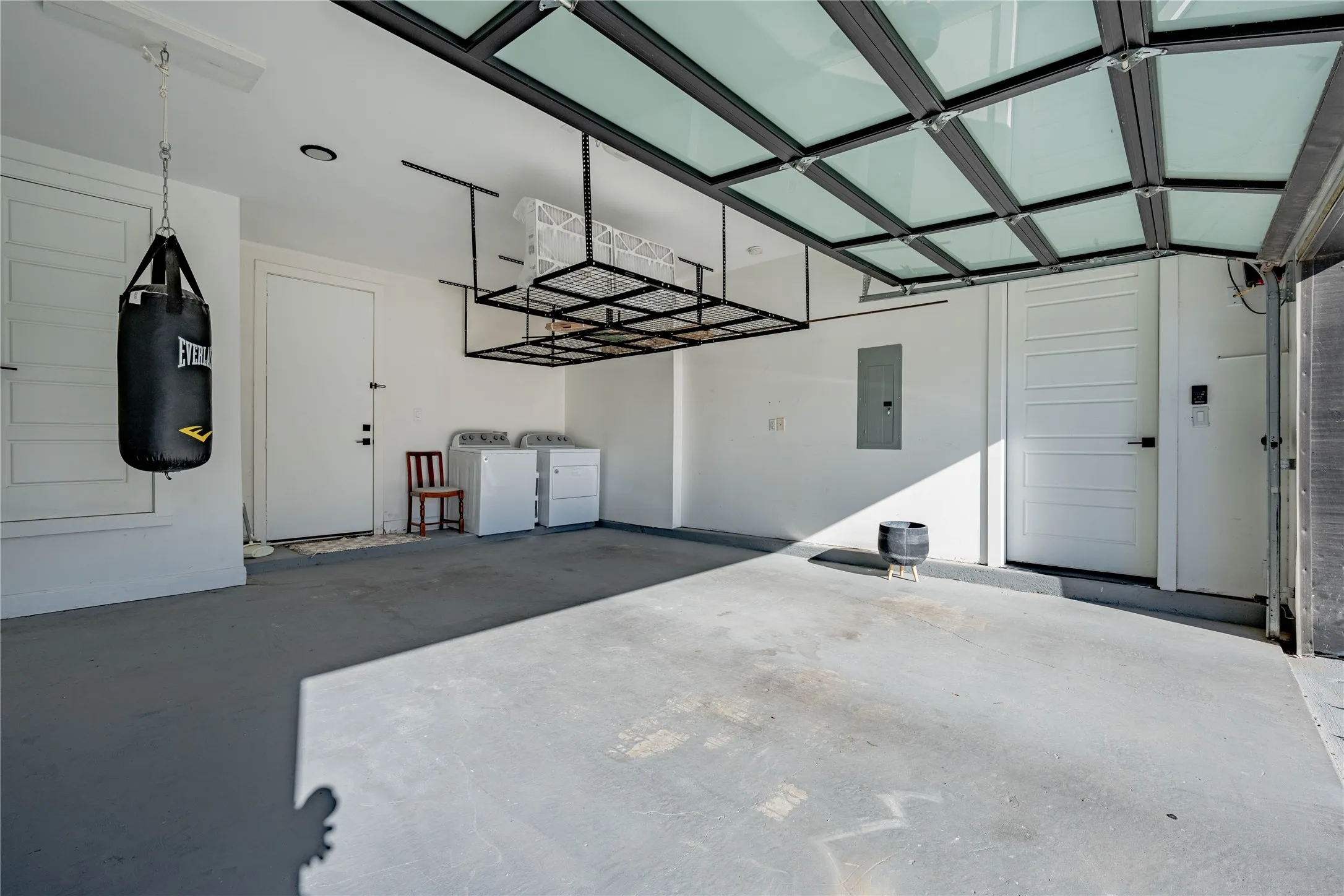 Single Family Residence For Sale in Dallas County , 4575 Virginia Avenue, Dallas, Texas 75204, 2 Bedroom, 3 Bathroom, 2 Garage spaces, 1,846 Sqft, built in 2018, Preowned, mls#21104907, Real Estate Agent in Dallas, Homes For Sale in Dallas county, Homes For Sale in Dallas, Realtor in Dallas Texas, Real Estate Brokerage Independent Realty Texas, Luminita Cordes Realtor
