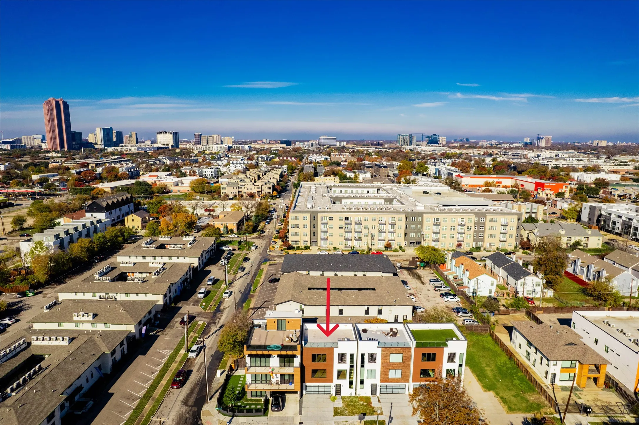 Single Family Residence For Sale in Dallas County , 4575 Virginia Avenue, Dallas, Texas 75204, 2 Bedroom, 3 Bathroom, 2 Garage spaces, 1,846 Sqft, built in 2018, Preowned, mls#21104907, Real Estate Agent in Dallas, Homes For Sale in Dallas county, Homes For Sale in Dallas, Realtor in Dallas Texas, Real Estate Brokerage Independent Realty Texas, Luminita Cordes Realtor