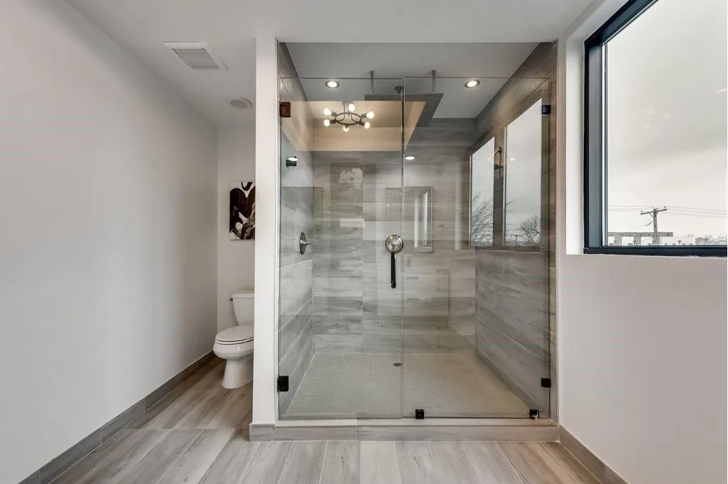 Single Family Residence For Sale in Dallas County , 4575 Virginia Avenue, Dallas, Texas 75204, 2 Bedroom, 3 Bathroom, 2 Garage spaces, 1,846 Sqft, built in 2018, Preowned, mls#21104907, Real Estate Agent in Dallas, Homes For Sale in Dallas county, Homes For Sale in Dallas, Realtor in Dallas Texas, Real Estate Brokerage Independent Realty Texas, Luminita Cordes Realtor