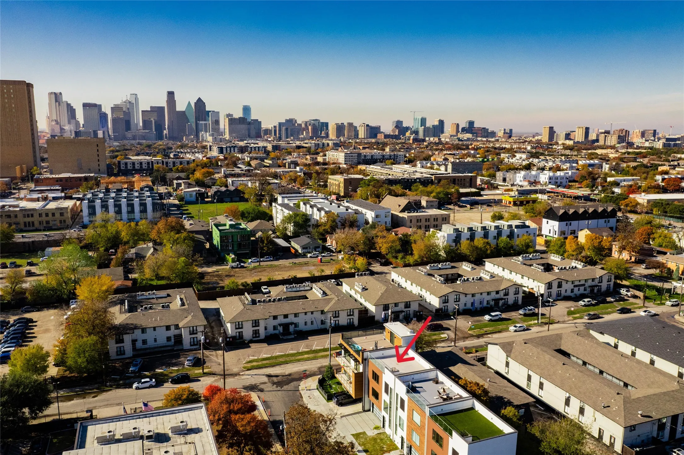 Single Family Residence For Sale in Dallas County , 4575 Virginia Avenue, Dallas, Texas 75204, 2 Bedroom, 3 Bathroom, 2 Garage spaces, 1,846 Sqft, built in 2018, Preowned, mls#21104907, Real Estate Agent in Dallas, Homes For Sale in Dallas county, Homes For Sale in Dallas, Realtor in Dallas Texas, Real Estate Brokerage Independent Realty Texas, Luminita Cordes Realtor