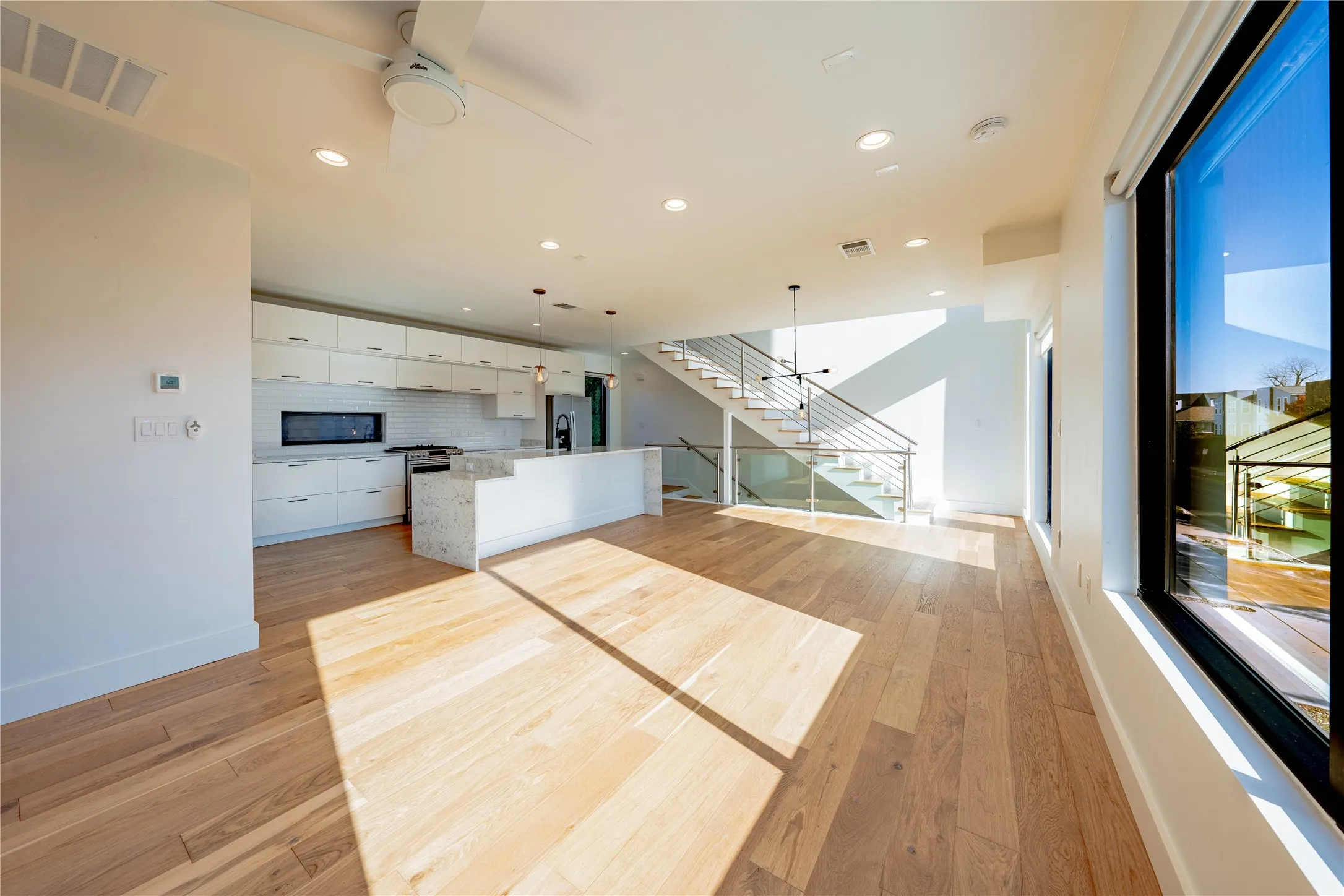 Single Family Residence For Sale in Dallas County , 4575 Virginia Avenue, Dallas, Texas 75204, 2 Bedroom, 3 Bathroom, 2 Garage spaces, 1,846 Sqft, built in 2018, Preowned, mls#21104907, Real Estate Agent in Dallas, Homes For Sale in Dallas county, Homes For Sale in Dallas, Realtor in Dallas Texas, Real Estate Brokerage Independent Realty Texas, Luminita Cordes Realtor