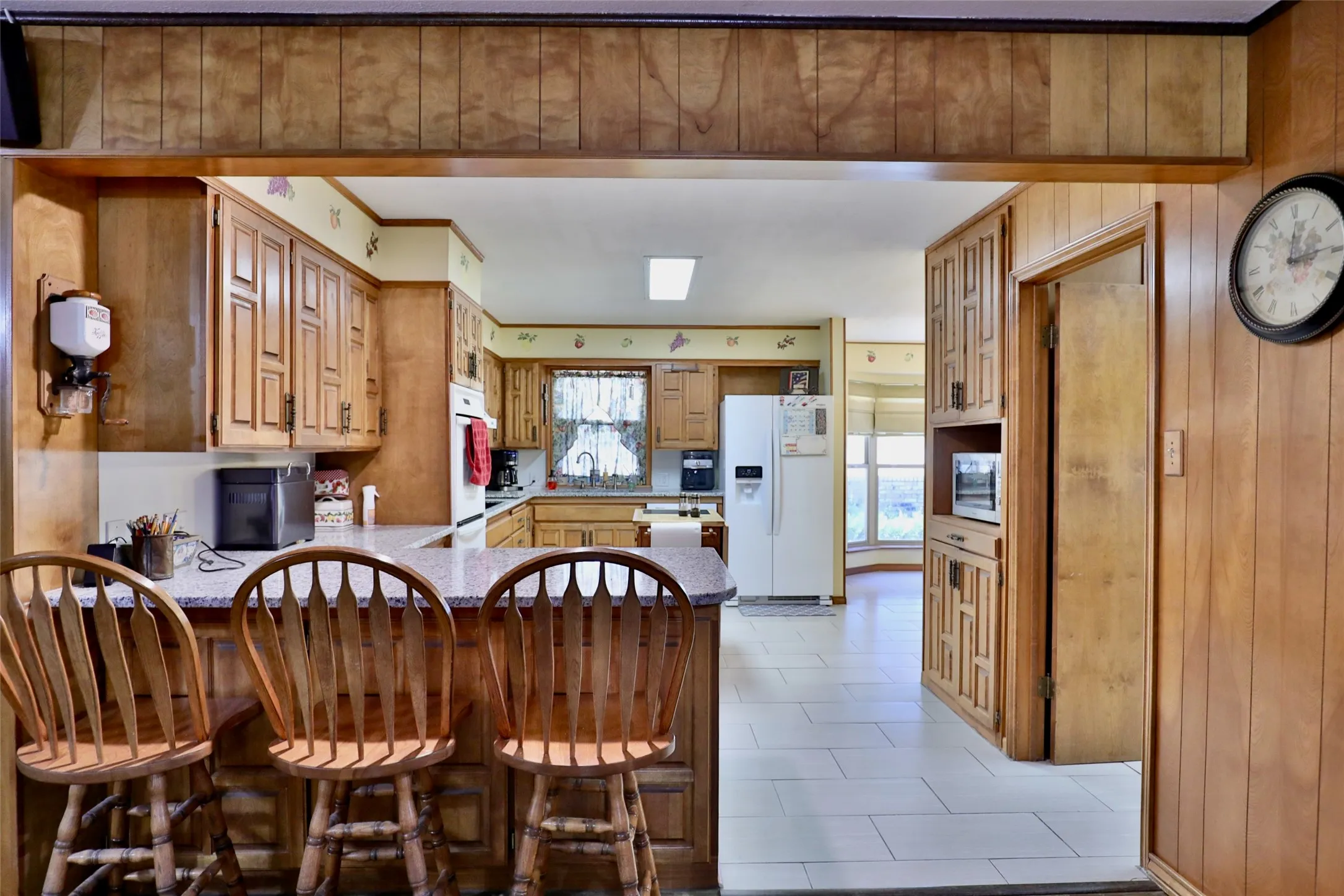 Single Family Residence For Sale in Taylor County , 448 Elmdale Road S, Abilene, Texas 79602, 3 Bedroom, 2 Bathroom, 4 Garage spaces, 2,782 Sqft, built in 1980, Preowned, mls#21105709, Real Estate Agent in Abilene, Homes For Sale in Taylor county, Homes For Sale in Abilene, Realtor in Abilene Texas, Real Estate Brokerage Independent Realty Texas, Luminita Cordes Realtor