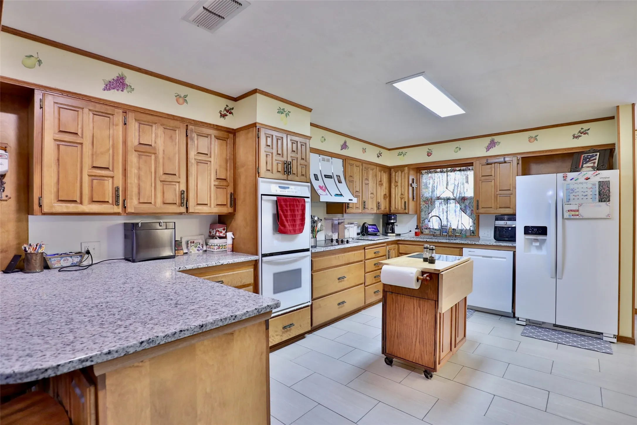 Single Family Residence For Sale in Taylor County , 448 Elmdale Road S, Abilene, Texas 79602, 3 Bedroom, 2 Bathroom, 4 Garage spaces, 2,782 Sqft, built in 1980, Preowned, mls#21105709, Real Estate Agent in Abilene, Homes For Sale in Taylor county, Homes For Sale in Abilene, Realtor in Abilene Texas, Real Estate Brokerage Independent Realty Texas, Luminita Cordes Realtor