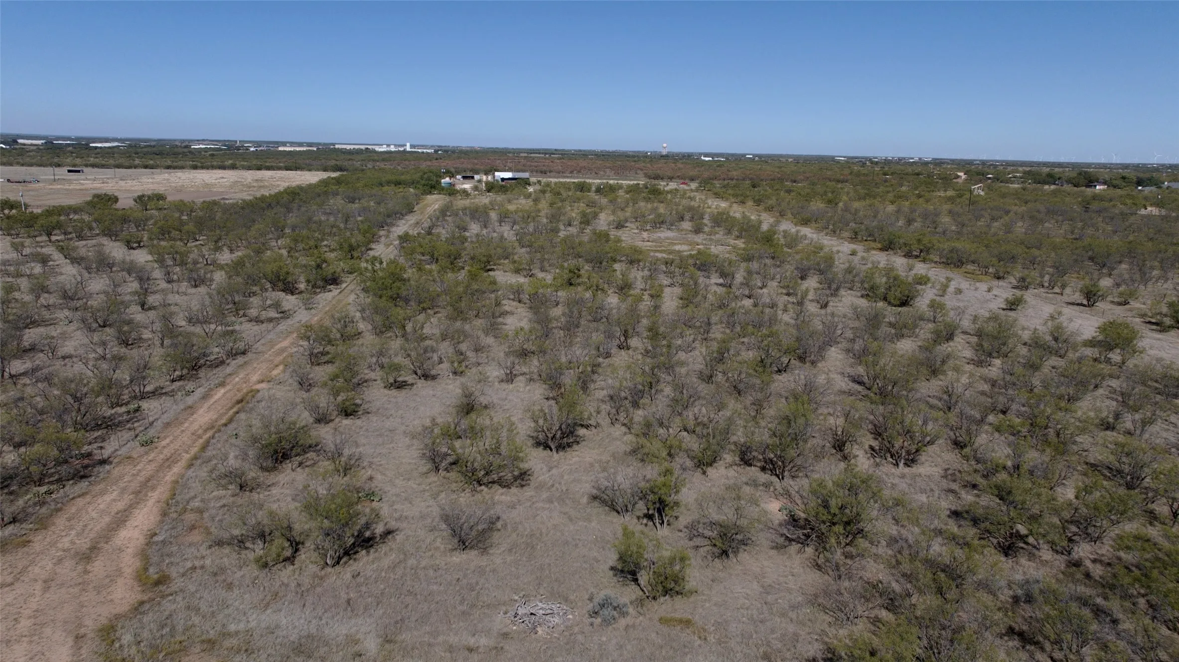 Single Family Residence For Sale in Taylor County , 448 Elmdale Road S, Abilene, Texas 79602, 3 Bedroom, 2 Bathroom, 4 Garage spaces, 2,782 Sqft, built in 1980, Preowned, mls#21105709, Real Estate Agent in Abilene, Homes For Sale in Taylor county, Homes For Sale in Abilene, Realtor in Abilene Texas, Real Estate Brokerage Independent Realty Texas, Luminita Cordes Realtor