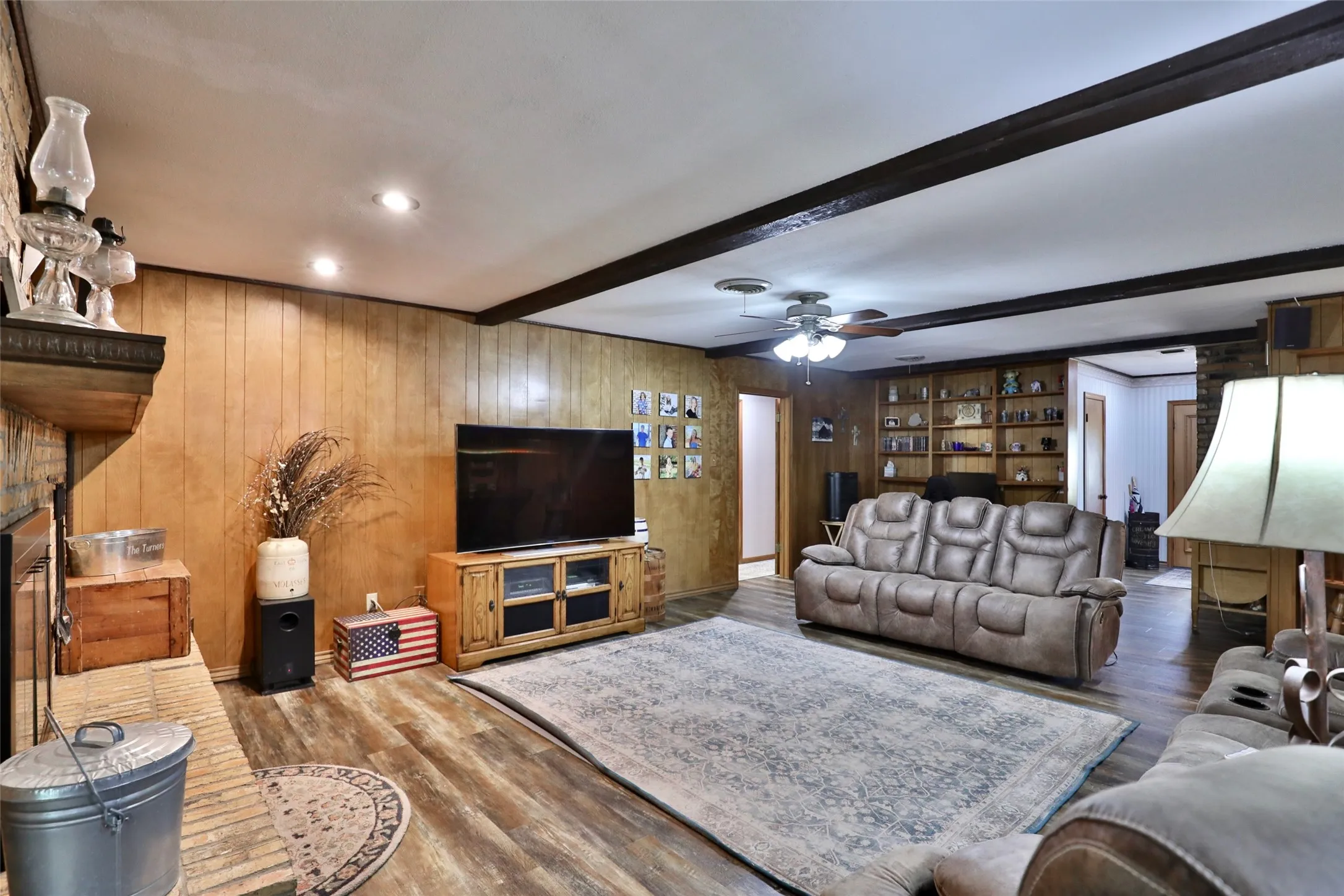 Single Family Residence For Sale in Taylor County , 448 Elmdale Road S, Abilene, Texas 79602, 3 Bedroom, 2 Bathroom, 4 Garage spaces, 2,782 Sqft, built in 1980, Preowned, mls#21105709, Real Estate Agent in Abilene, Homes For Sale in Taylor county, Homes For Sale in Abilene, Realtor in Abilene Texas, Real Estate Brokerage Independent Realty Texas, Luminita Cordes Realtor