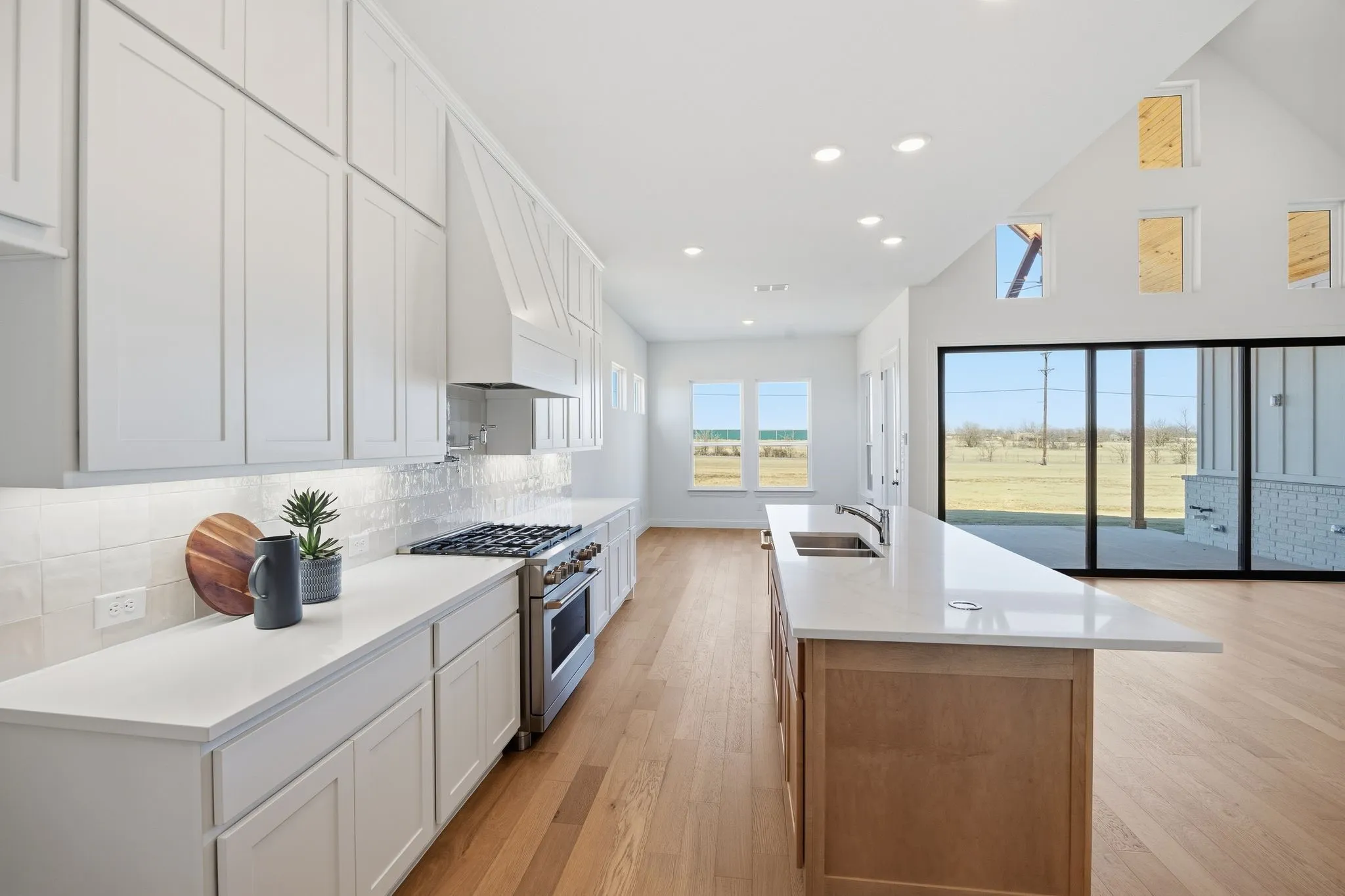 Single Family Residence For Sale in Collin County , 2732 Dunnet Drive, Celina, Texas 75009, 4 Bedroom, 3 Bathroom, 3 Garage spaces, 3,001 Sqft, built in 2025, New Construction - Complete, mls#21105958, Real Estate Agent in Celina, Homes For Sale in Collin county, Homes For Sale in Celina, Realtor in Celina Texas, Real Estate Brokerage Independent Realty Texas, Luminita Cordes Realtor