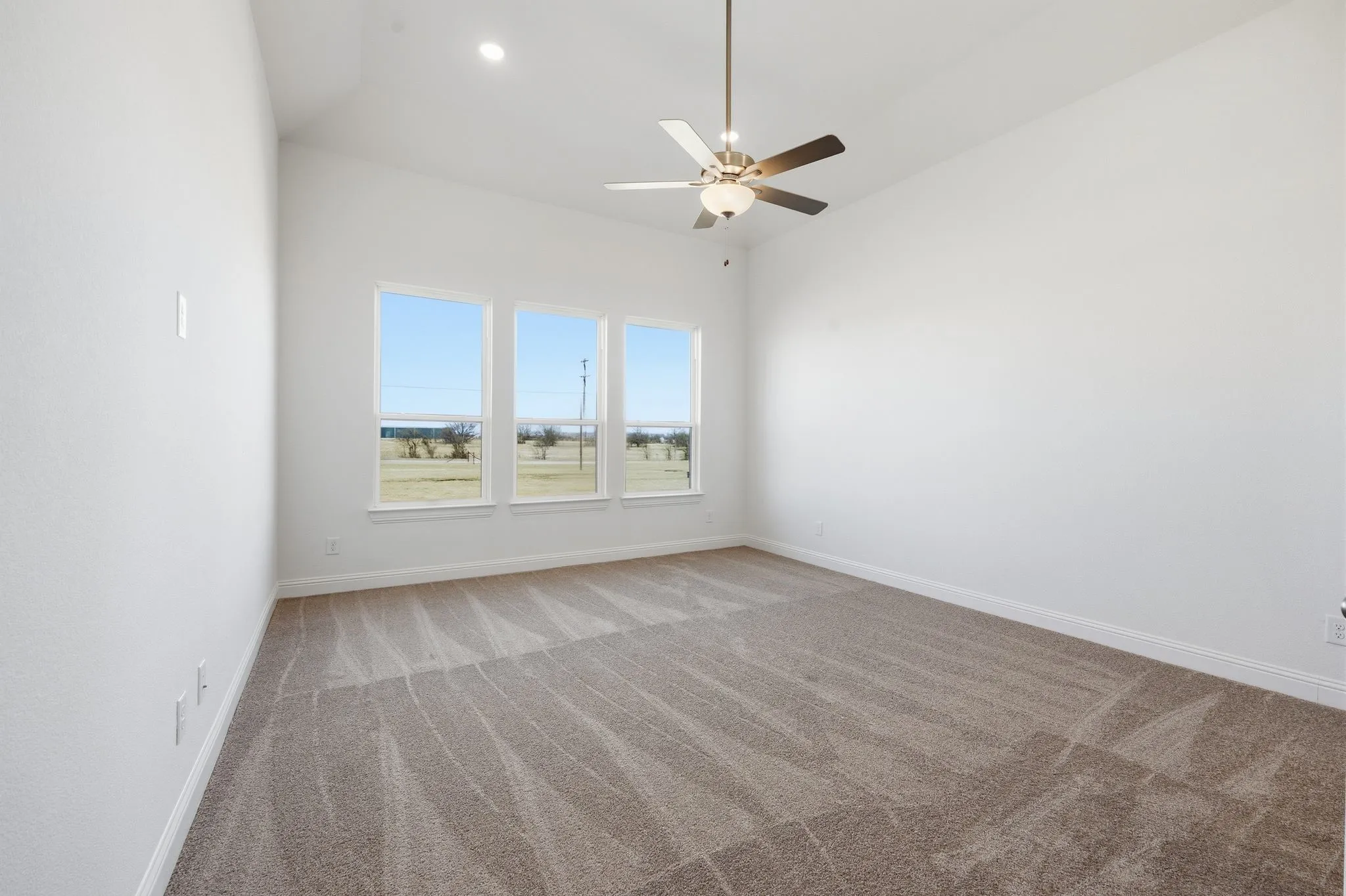 Single Family Residence For Sale in Collin County , 2732 Dunnet Drive, Celina, Texas 75009, 4 Bedroom, 3 Bathroom, 3 Garage spaces, 3,001 Sqft, built in 2025, New Construction - Complete, mls#21105958, Real Estate Agent in Celina, Homes For Sale in Collin county, Homes For Sale in Celina, Realtor in Celina Texas, Real Estate Brokerage Independent Realty Texas, Luminita Cordes Realtor