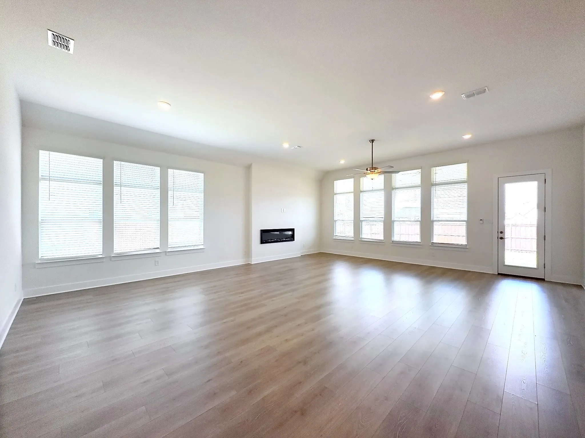 Single Family Residence For Sale in Kaufman County , 9840 Chesney Drive, Mesquite, Texas 75126, 4 Bedroom, 3 Bathroom, 2 Garage spaces, 2,610 Sqft, built in 2026, New Construction - Complete, mls#21106022, Real Estate Agent in Mesquite, Homes For Sale in Kaufman county, Homes For Sale in Mesquite, Realtor in Mesquite Texas, Real Estate Brokerage Independent Realty Texas, Luminita Cordes Realtor
