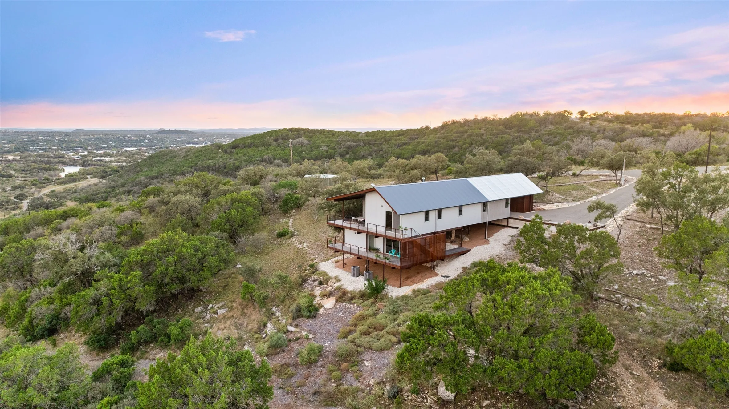 Single Family Residence For Sale in Burnet County , 2037 Wolf Creek Ranch Road, Burnet, Texas 78611, 2 Bedroom, 2 Bathroom, Garage spaces, 2,250 Sqft, built in 2024, Preowned, Price $1,590,000, mls#21106080, Real Estate Agent in Burnet, Homes For Sale in Burnet county, Homes For Sale in Burnet, Realtor in Burnet Texas, Real Estate Brokerage Independent Realty Texas, Luminita Cordes Realtor