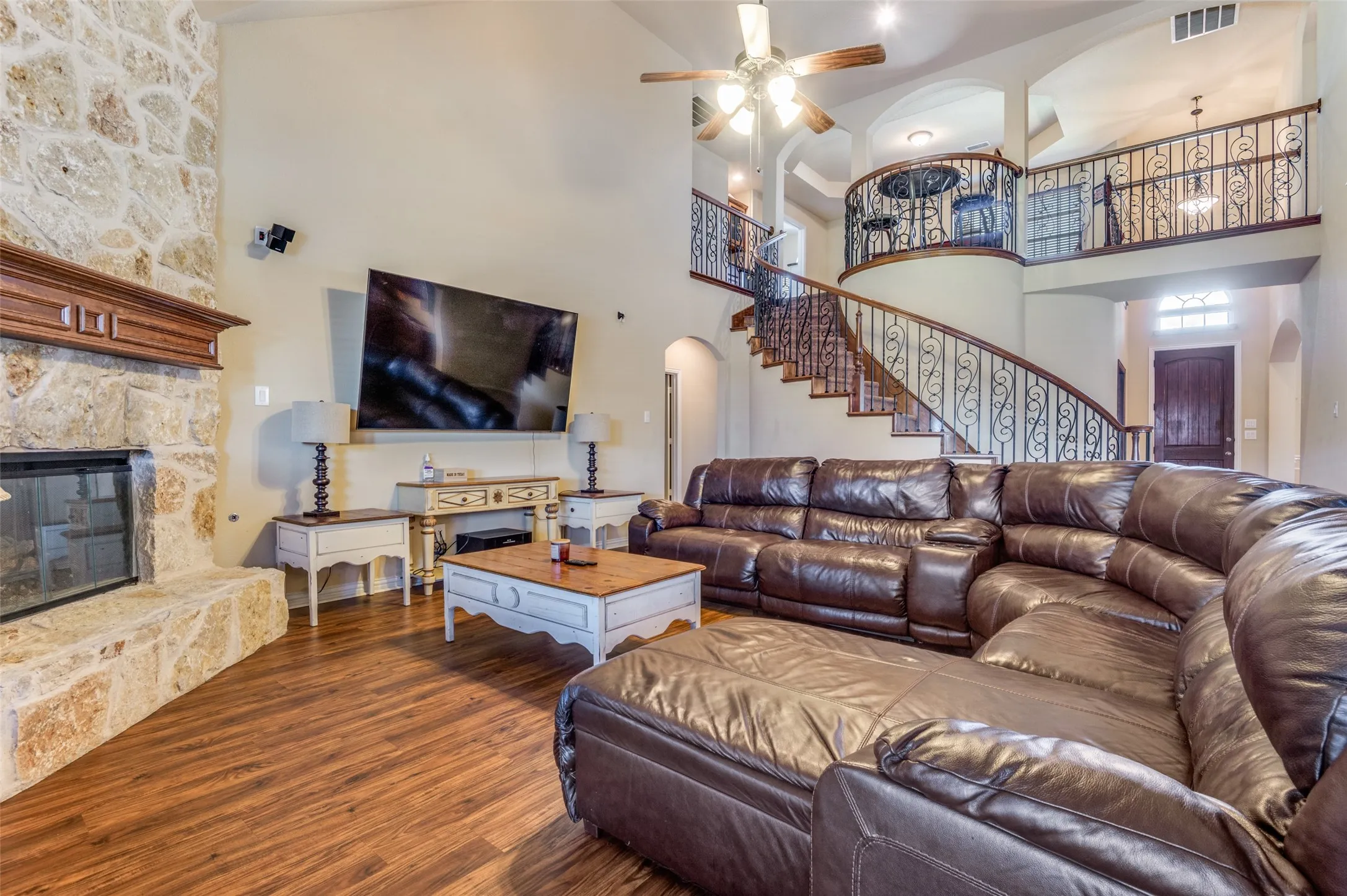 Single Family Residence For Sale in Dallas County , 1512 Ruffian Road, De Soto, Texas 75115, 4 Bedroom, 4 Bathroom, 3 Garage spaces, 3,389 Sqft, built in 2015, mls#21100753, Real Estate Agent in De Soto, Homes For Sale in Dallas county, Homes For Sale in De Soto, Realtor in De Soto Texas, Real Estate Brokerage Independent Realty Texas, Luminita Cordes Realtor