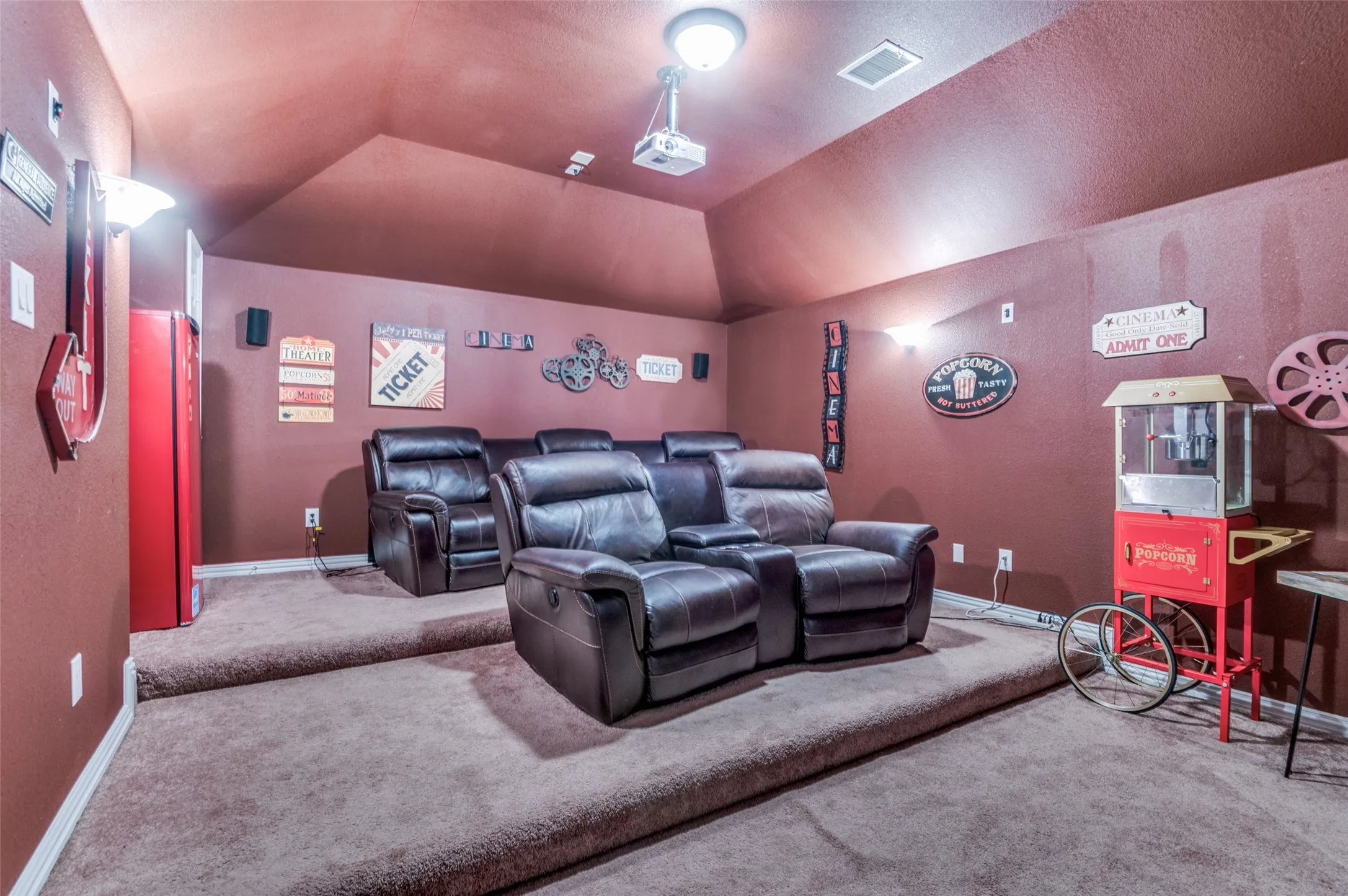 Single Family Residence For Sale in Dallas County , 1512 Ruffian Road, De Soto, Texas 75115, 4 Bedroom, 4 Bathroom, 3 Garage spaces, 3,389 Sqft, built in 2015, mls#21100753, Real Estate Agent in De Soto, Homes For Sale in Dallas county, Homes For Sale in De Soto, Realtor in De Soto Texas, Real Estate Brokerage Independent Realty Texas, Luminita Cordes Realtor