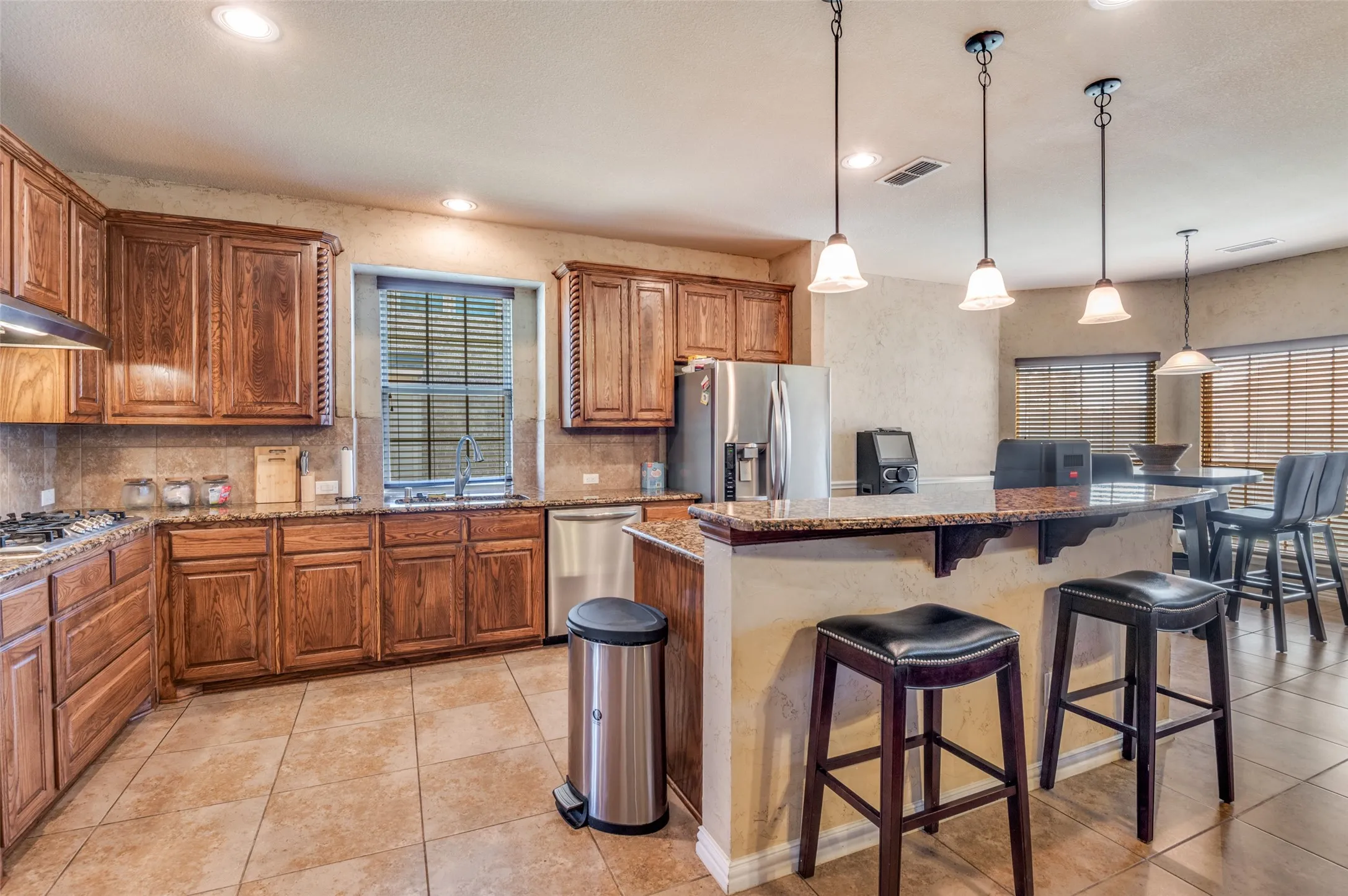 Single Family Residence For Sale in Dallas County , 1512 Ruffian Road, De Soto, Texas 75115, 4 Bedroom, 4 Bathroom, 3 Garage spaces, 3,389 Sqft, built in 2015, mls#21100753, Real Estate Agent in De Soto, Homes For Sale in Dallas county, Homes For Sale in De Soto, Realtor in De Soto Texas, Real Estate Brokerage Independent Realty Texas, Luminita Cordes Realtor