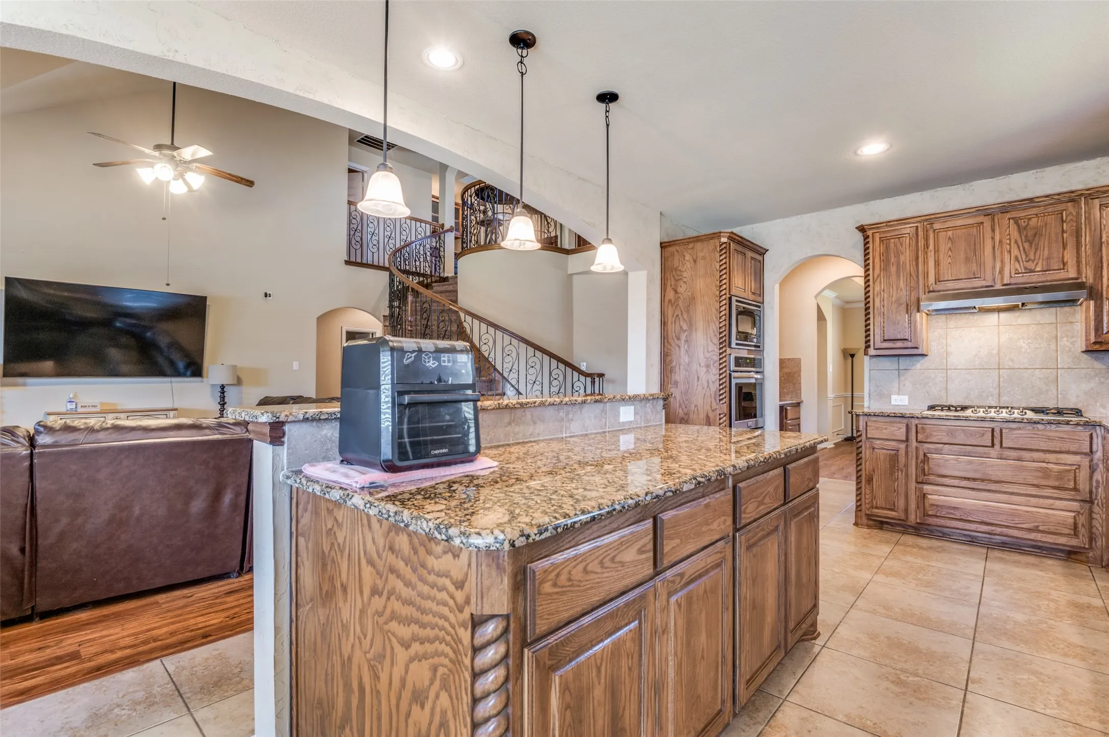 Single Family Residence For Sale in Dallas County , 1512 Ruffian Road, De Soto, Texas 75115, 4 Bedroom, 4 Bathroom, 3 Garage spaces, 3,389 Sqft, built in 2015, mls#21100753, Real Estate Agent in De Soto, Homes For Sale in Dallas county, Homes For Sale in De Soto, Realtor in De Soto Texas, Real Estate Brokerage Independent Realty Texas, Luminita Cordes Realtor