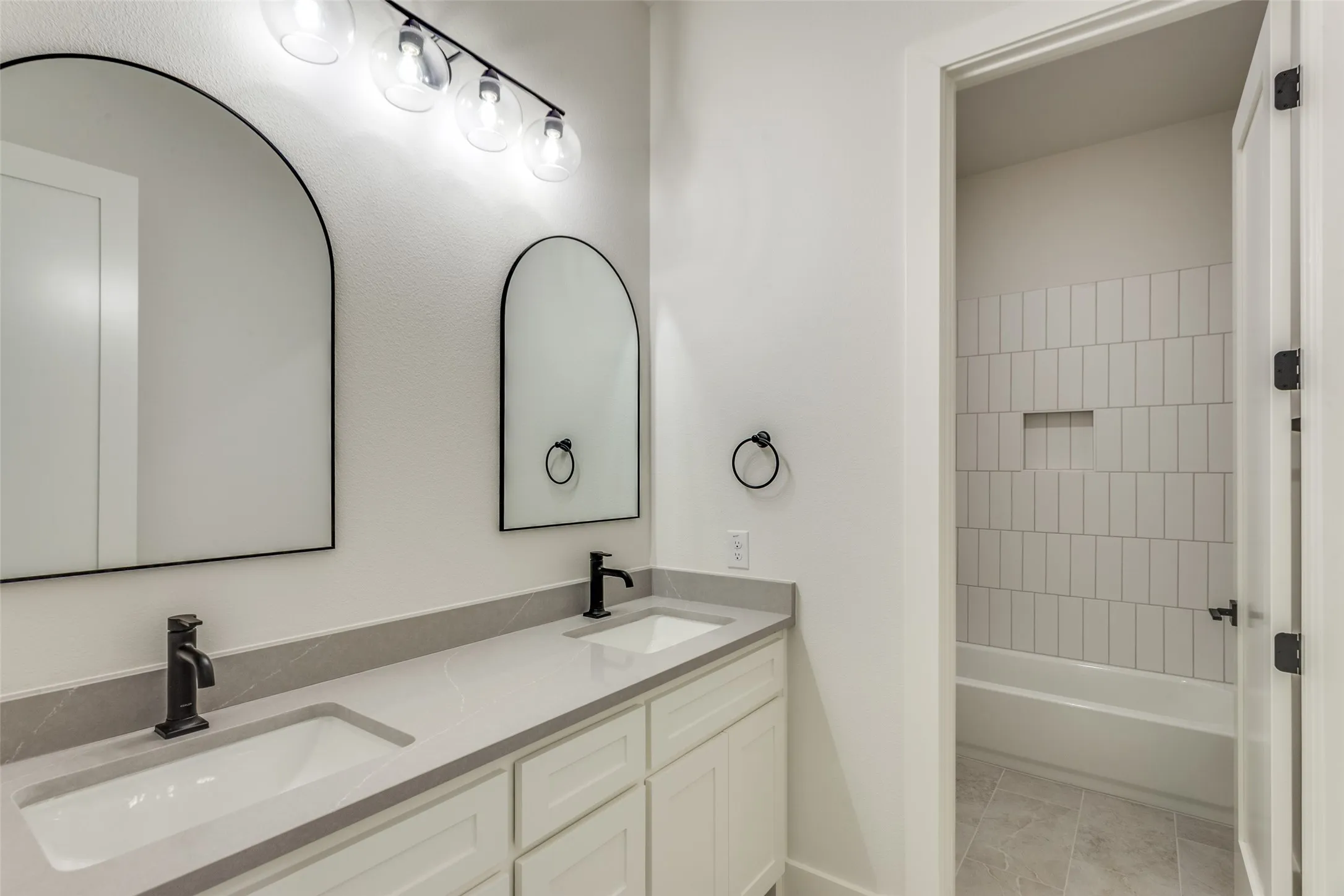 Single Family Residence For Sale in Parker County , 505 Aermotor Loop, Weatherford, Texas 76085, 4 Bedrooms, 4 Bathrooms, 2 Garage spaces, 2,694 Sqft, built in 2025, New Construction - Incomplete, Price $627,800, mls#21106121, Real Estate Agent in Weatherford, Homes For Sale in Parker county, Homes For Sale in Weatherford, Realtor in Weatherford Texas, Real Estate Brokerage Independent Realty Texas, Luminita Cordes Realtor
