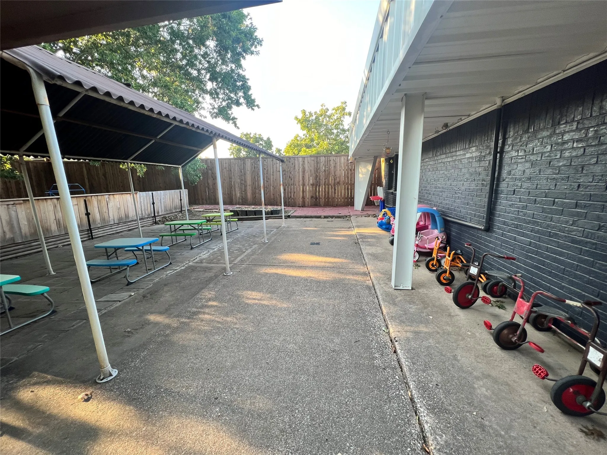 Business For Sale in Denton County , 662 S Edmonds Lane, Lewisville, Texas 75067, 0, 0, Garage spaces, 0 Sqft, built in 1983, Preowned, mls#21106048, Real Estate Agent in Lewisville, Homes For Sale in Denton county, Homes For Sale in Lewisville, Realtor in Lewisville Texas, Real Estate Brokerage Independent Realty Texas, Luminita Cordes Realtor