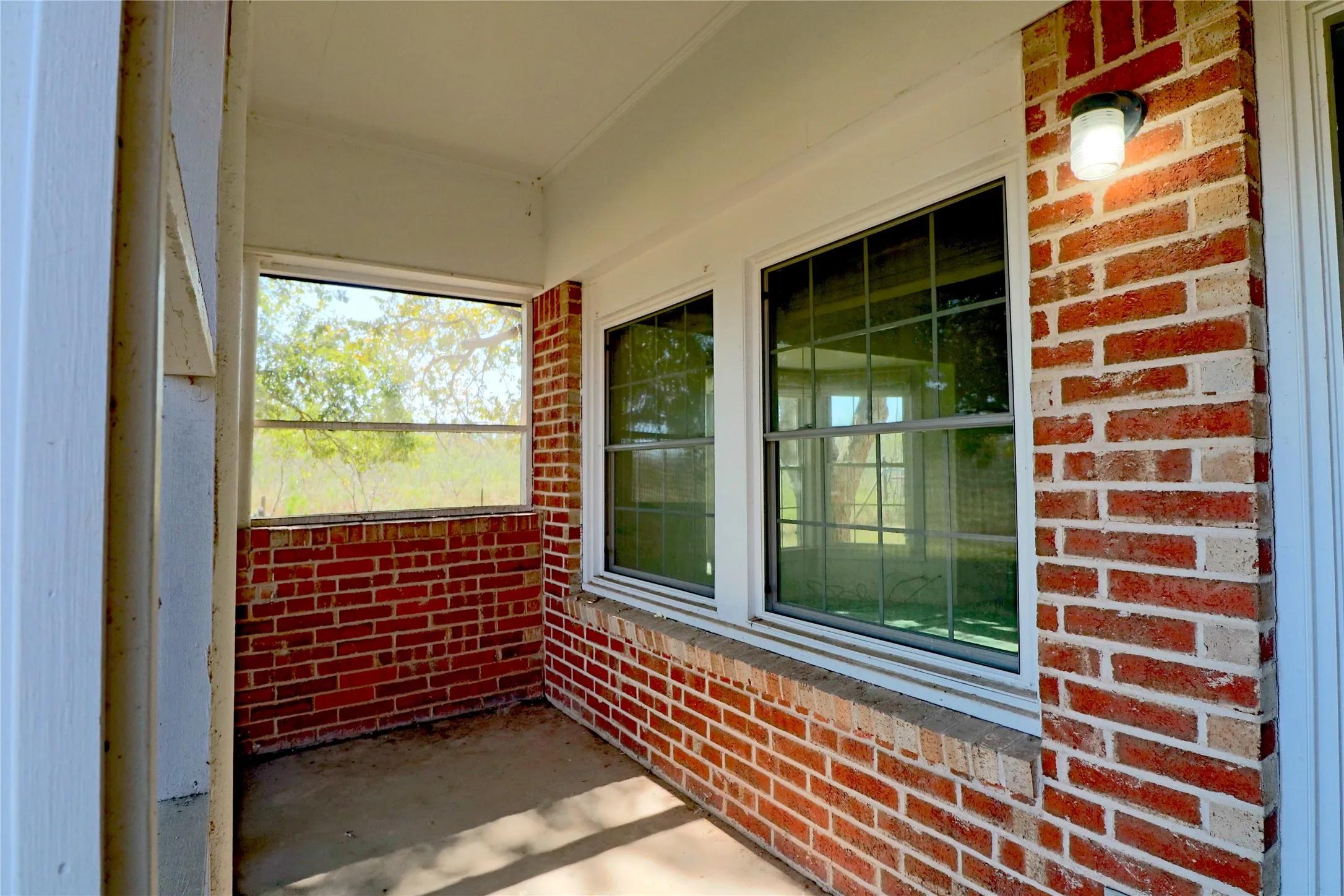 Single Family Residence For Sale in Freestone County , 1825 Fm 27 W, Wortham, Texas 76693, 3 Bedroom, 2 Bathroom, Garage spaces, 2,124 Sqft, built in 1939, mls#21106165, Real Estate Agent in Wortham, Homes For Sale in Freestone county, Homes For Sale in Wortham, Realtor in Wortham Texas, Real Estate Brokerage Independent Realty Texas, Luminita Cordes Realtor