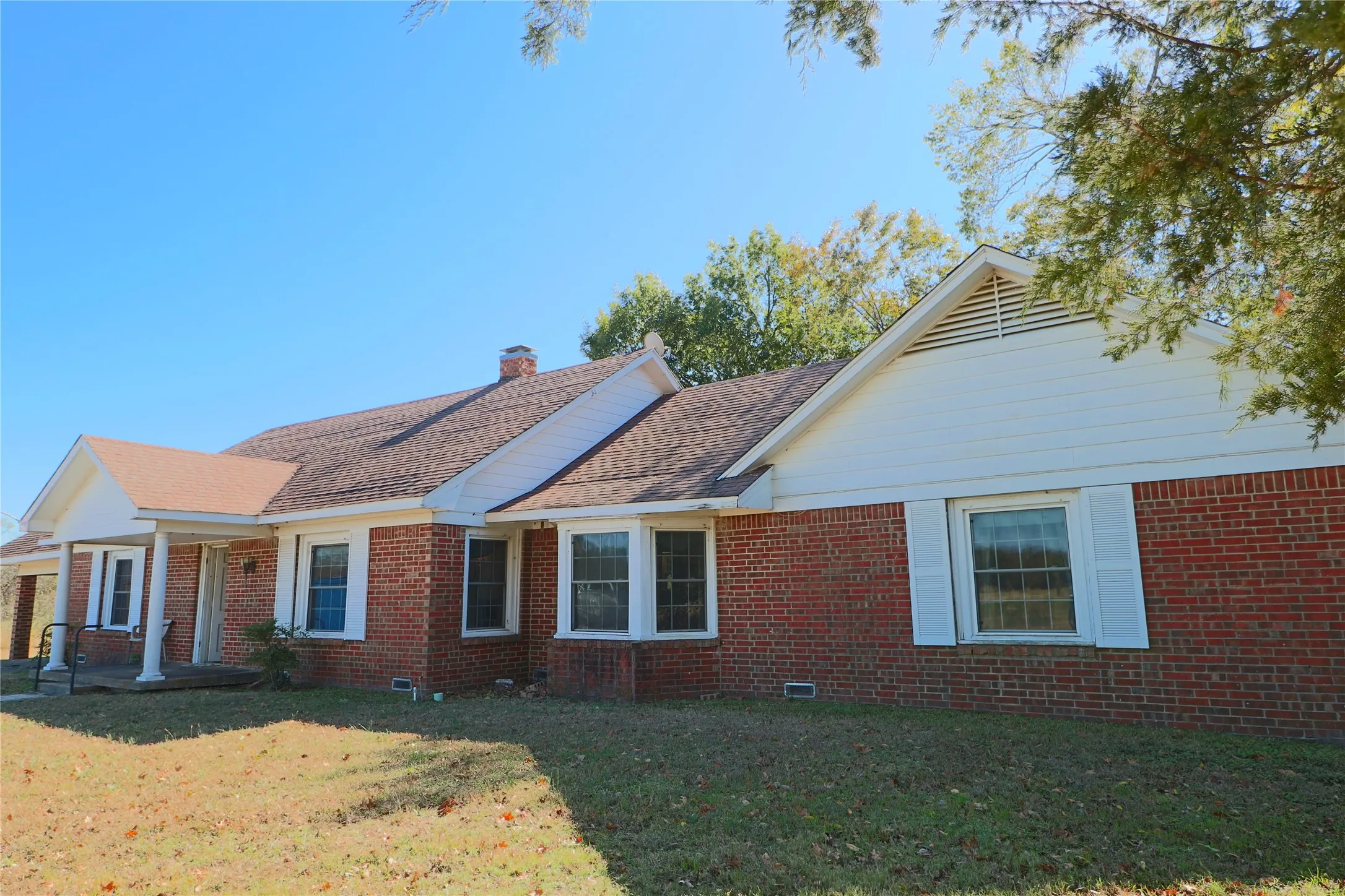 Single Family Residence For Sale in Freestone County , 1825 Fm 27 W, Wortham, Texas 76693, 3 Bedroom, 2 Bathroom, Garage spaces, 2,124 Sqft, built in 1939, mls#21106165, Real Estate Agent in Wortham, Homes For Sale in Freestone county, Homes For Sale in Wortham, Realtor in Wortham Texas, Real Estate Brokerage Independent Realty Texas, Luminita Cordes Realtor