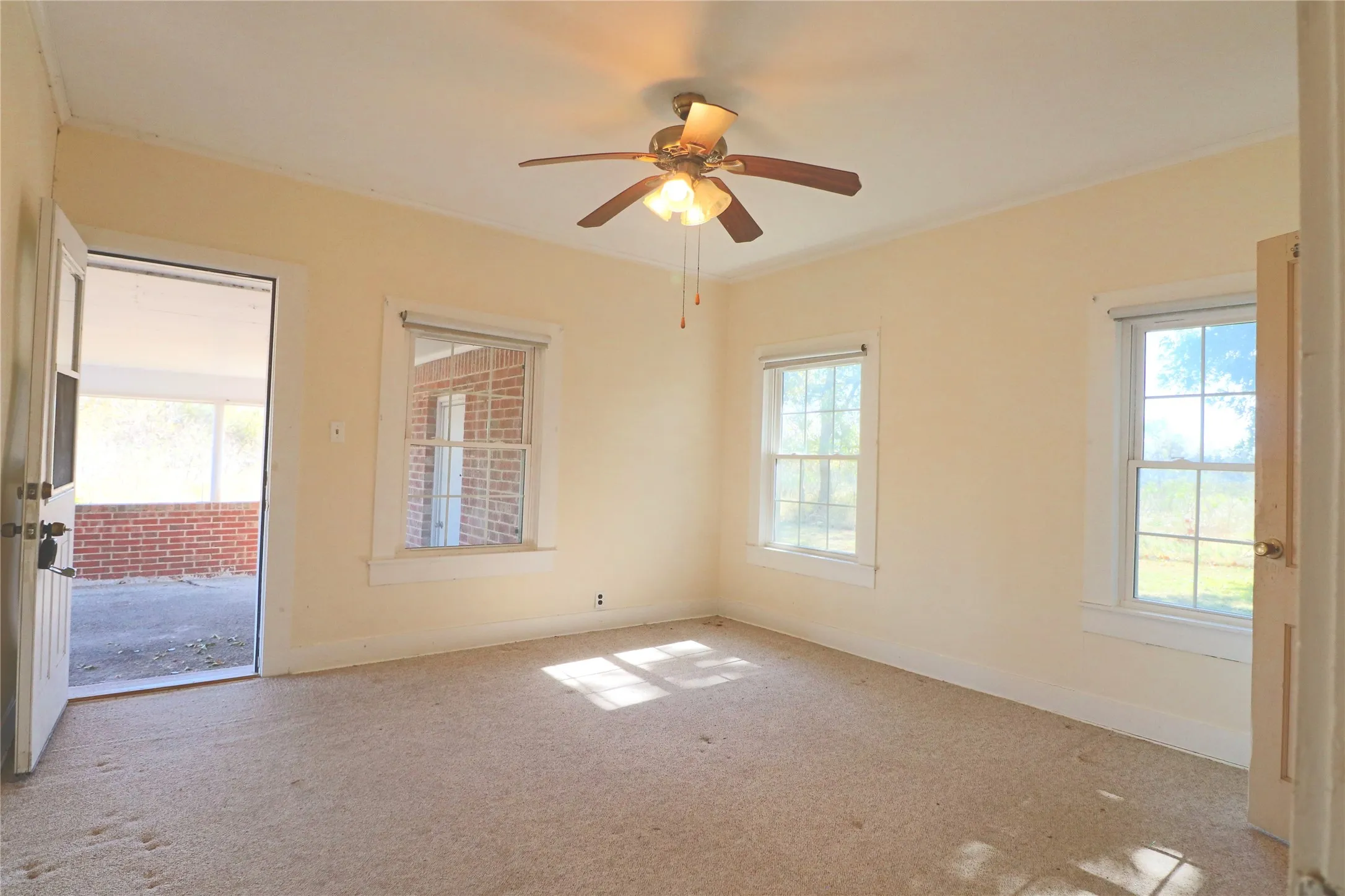 Single Family Residence For Sale in Freestone County , 1825 Fm 27 W, Wortham, Texas 76693, 3 Bedroom, 2 Bathroom, Garage spaces, 2,124 Sqft, built in 1939, mls#21106165, Real Estate Agent in Wortham, Homes For Sale in Freestone county, Homes For Sale in Wortham, Realtor in Wortham Texas, Real Estate Brokerage Independent Realty Texas, Luminita Cordes Realtor