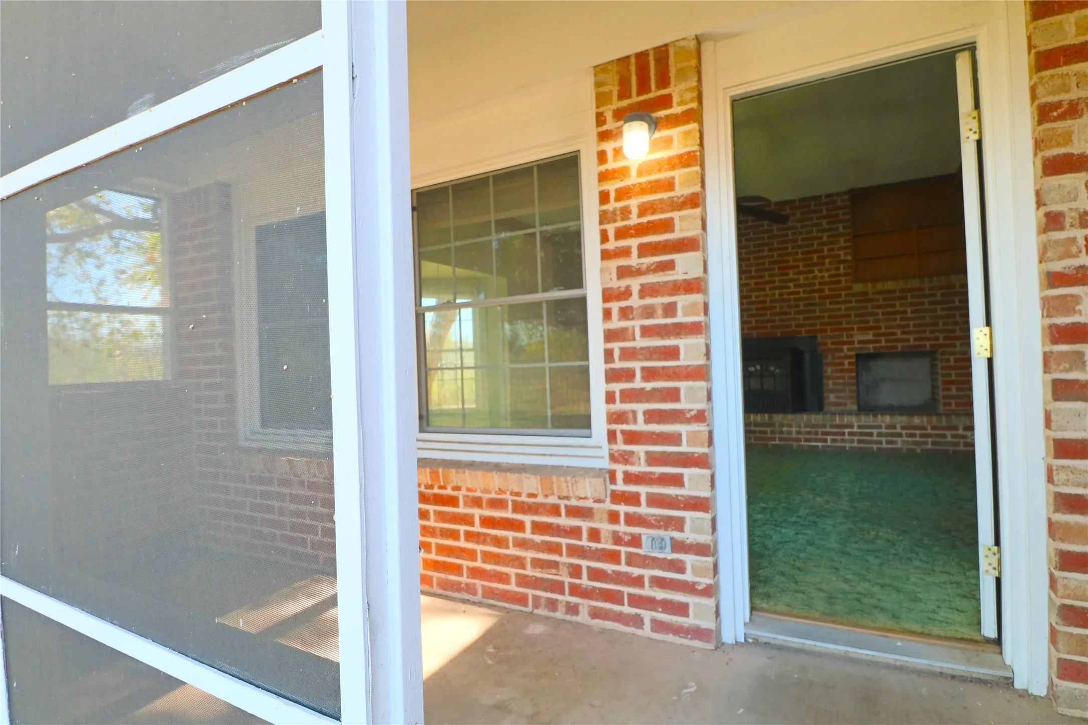 Single Family Residence For Sale in Freestone County , 1825 Fm 27 W, Wortham, Texas 76693, 3 Bedroom, 2 Bathroom, Garage spaces, 2,124 Sqft, built in 1939, mls#21106165, Real Estate Agent in Wortham, Homes For Sale in Freestone county, Homes For Sale in Wortham, Realtor in Wortham Texas, Real Estate Brokerage Independent Realty Texas, Luminita Cordes Realtor
